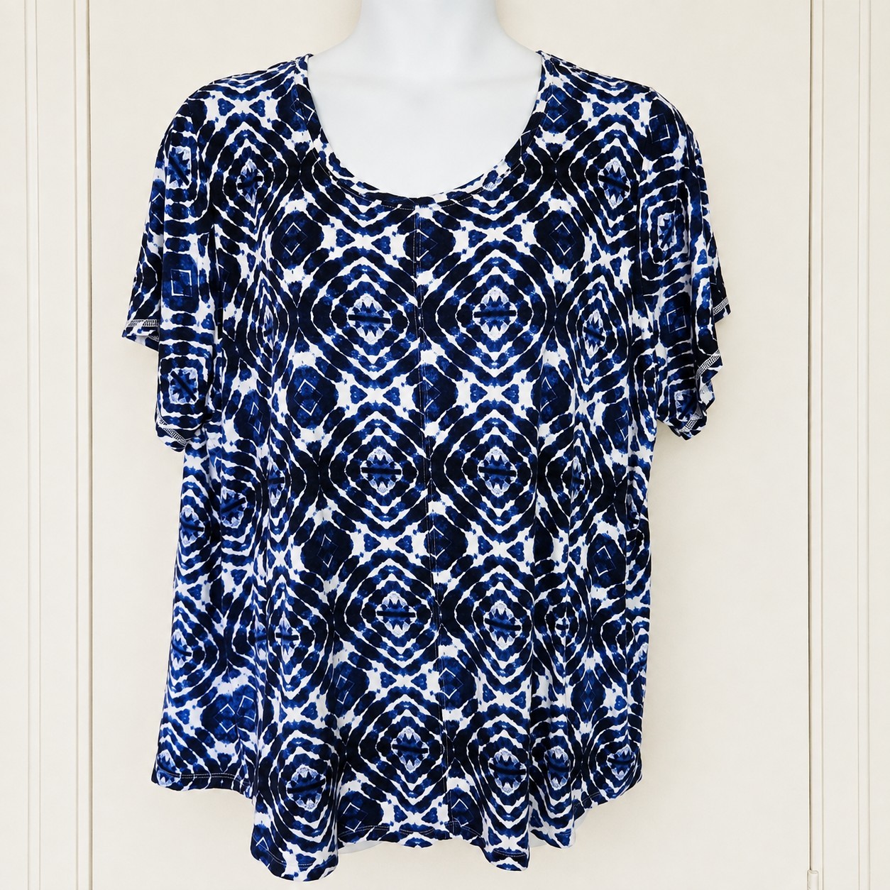 Lee Batik Print T-Shirt – Women’s Size 3X – Blue & White Geometric Print