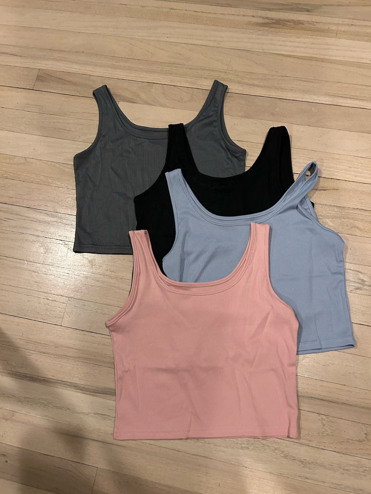 New Set of 4 crop Tank Toos Size Medium