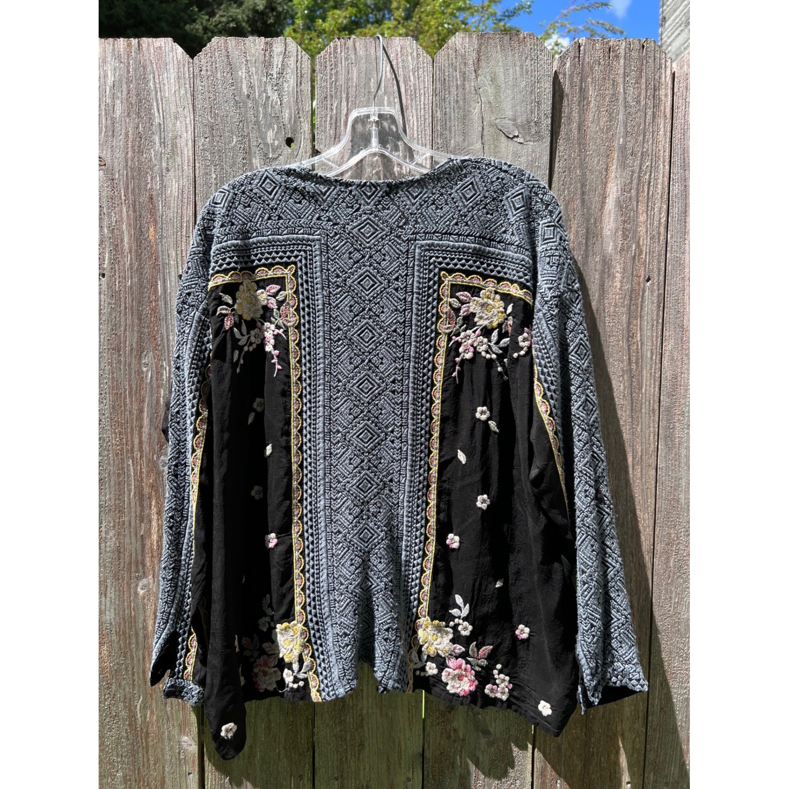 JOHNNY WAS Rumi Rolled Sleeve Embroidered Rayon Boho Long Sleeve Blouse Top M/L