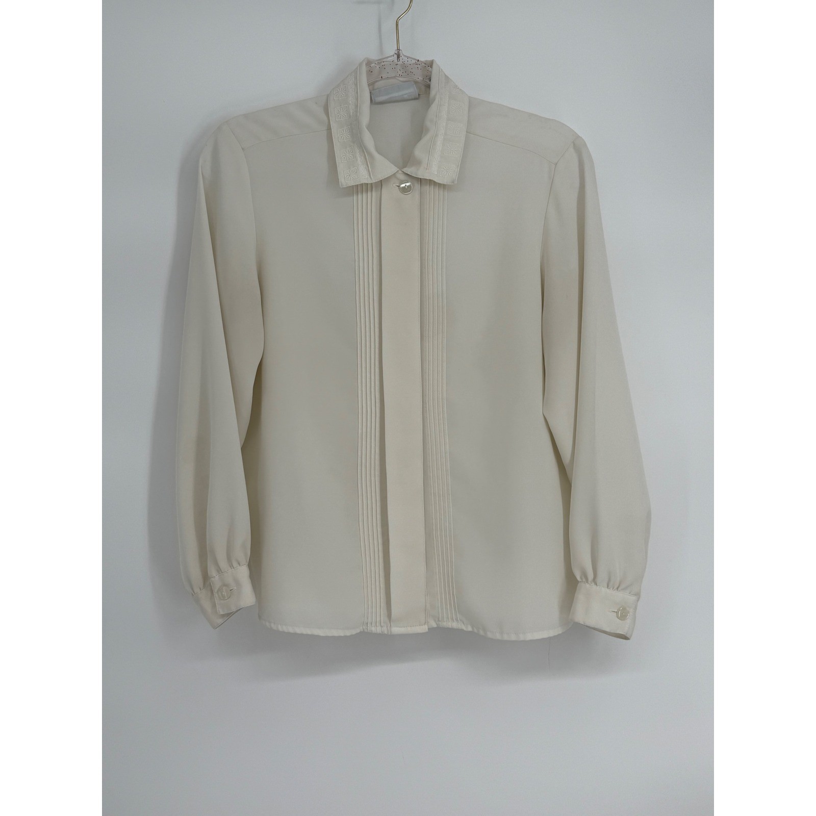 The Villager Cream Pleated Tuxedo Blouse Embroidered Collar Sz PS