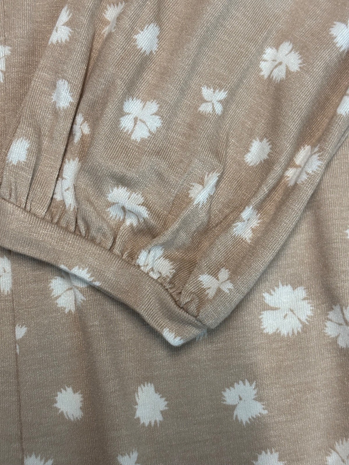 Liz Claiborne Petite Gathered Sleeve Cuffs, Rayon Top, Floral, PS