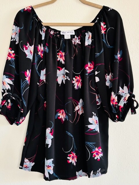 XL/1X/2X/3X New Black White Blue Pink Peasant Top Floral Print Crepe Blouse