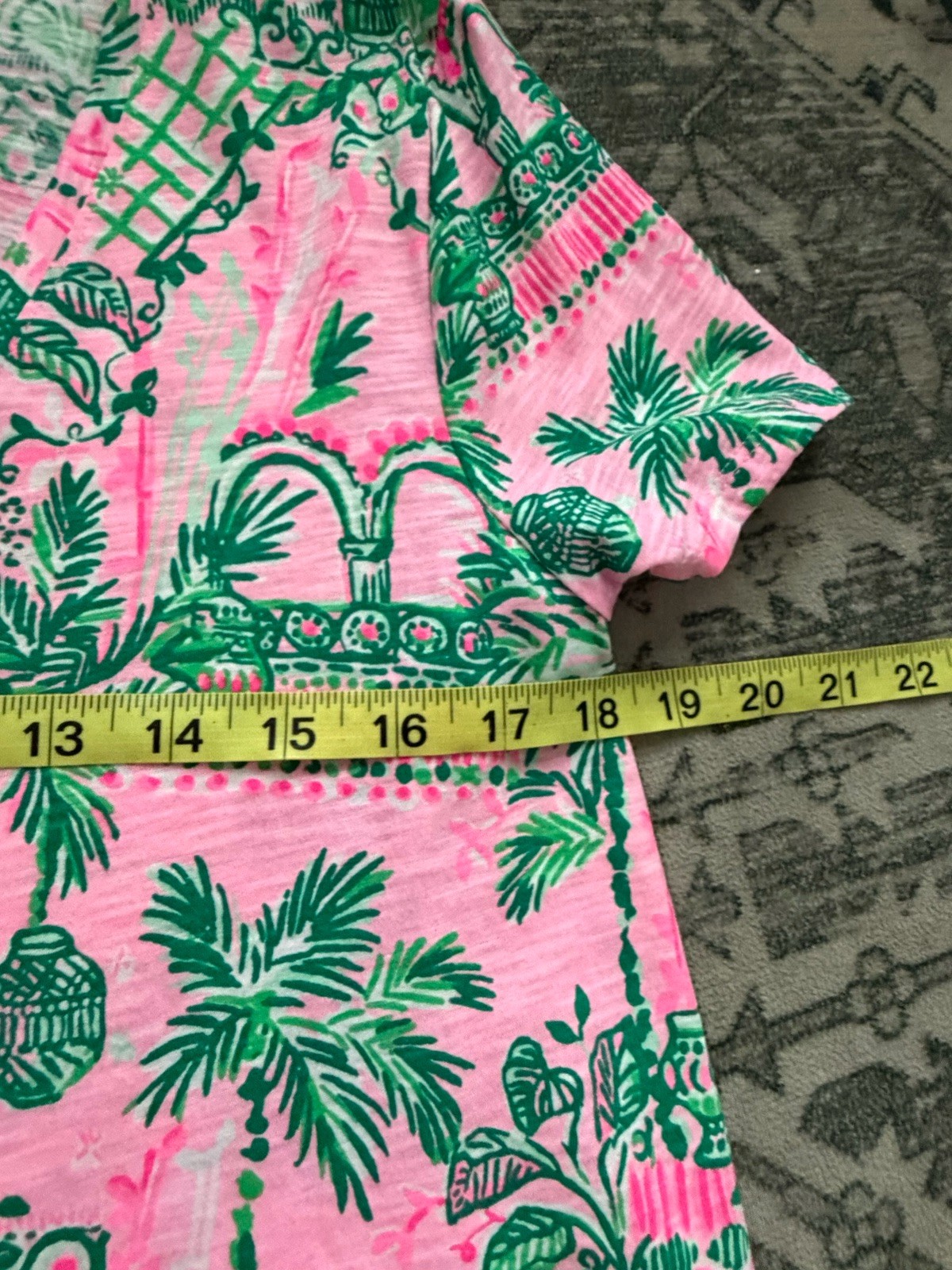 Lilly Pulitzer Etta V-Neck T-Shirt Womens M Pink Green Tropical Palm Slub Cotton