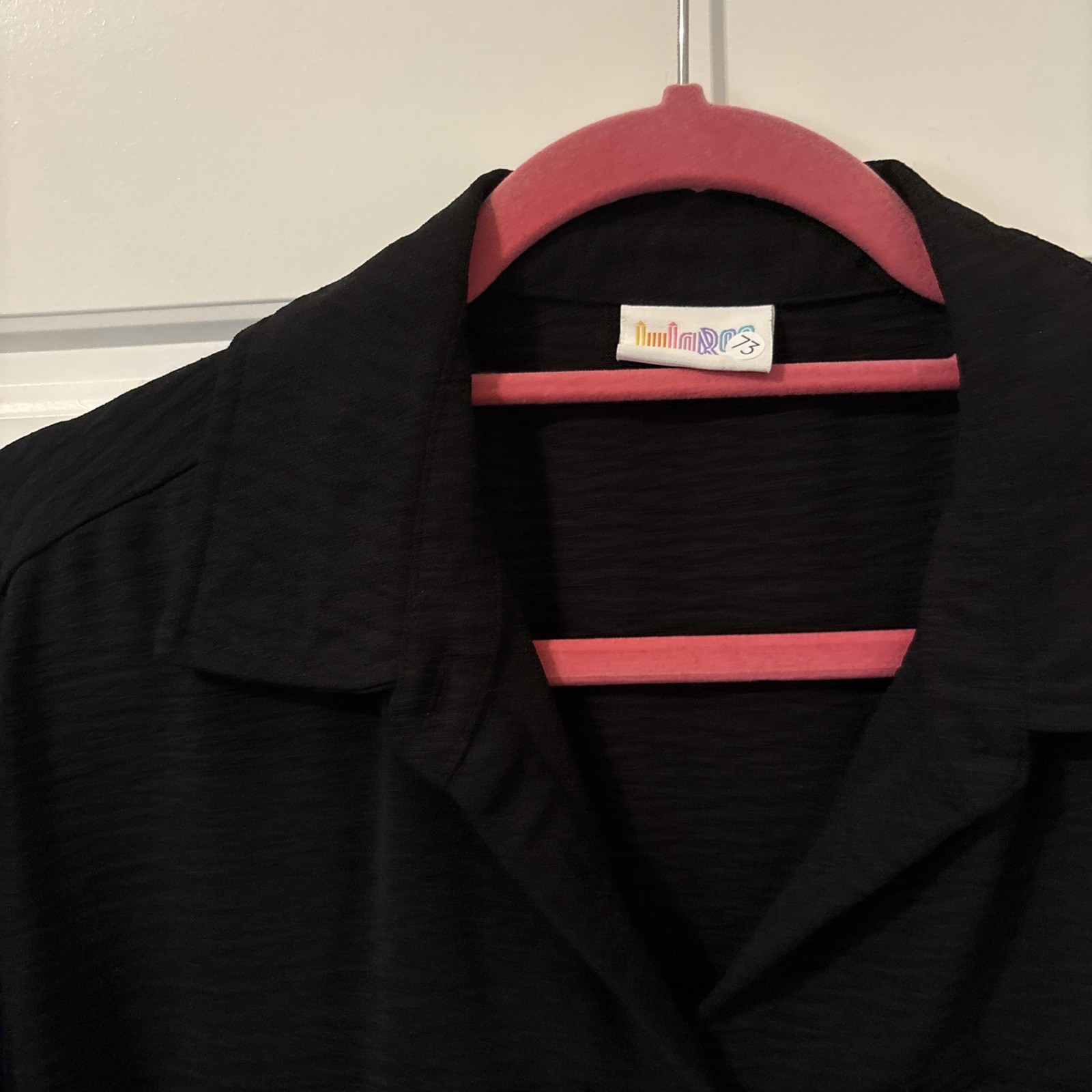 Lularoe Goldie Button Up Tunic Retail $48 – Medium – Item 3073
