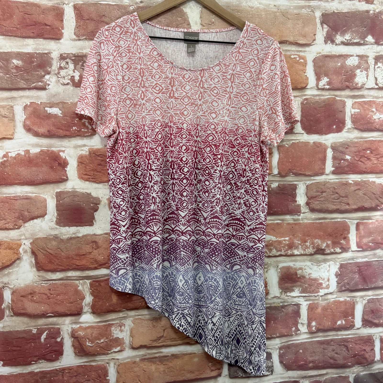 Chicos Top Womens Medium Multicolor Boho Abstract Asymmetric Casual Knit Shirt