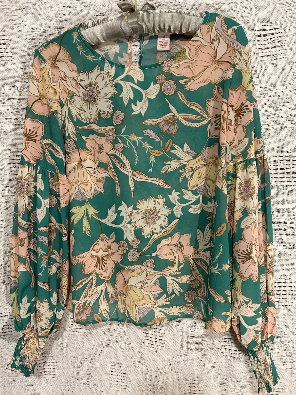 Flying Tomato Top M Pretty Green Floral Print Silky Boho Blouse Popover Shirt