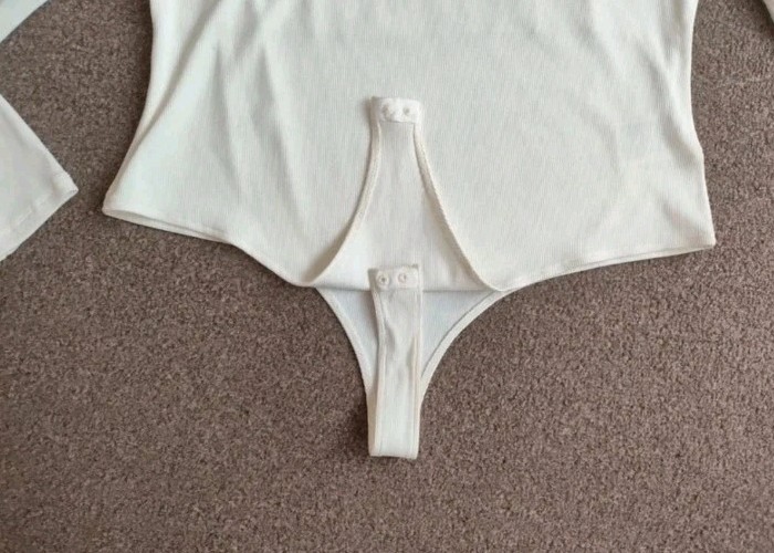 H&M sz XL/16-18 Ivory/Cream Stretch Ribbed Polyester Bodysuit withsnaps