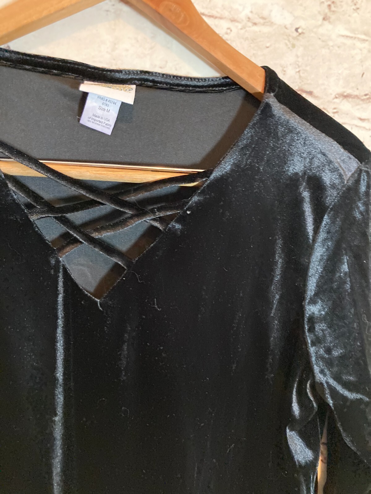 Collections ETC. Velvet Top Womens Medium Black Cutout Neck Long Sleeve Stretch