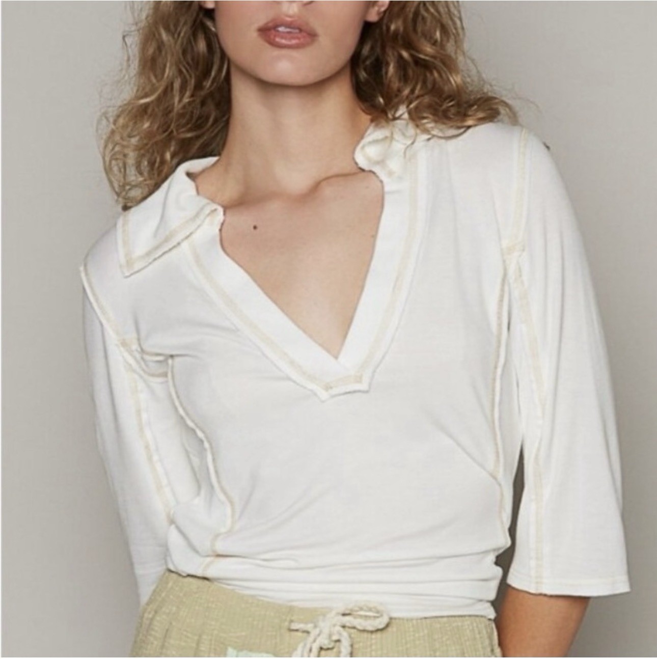 POL Women’s White Collared V-Neck 3/4 Sleeve Ribbed Top Size L