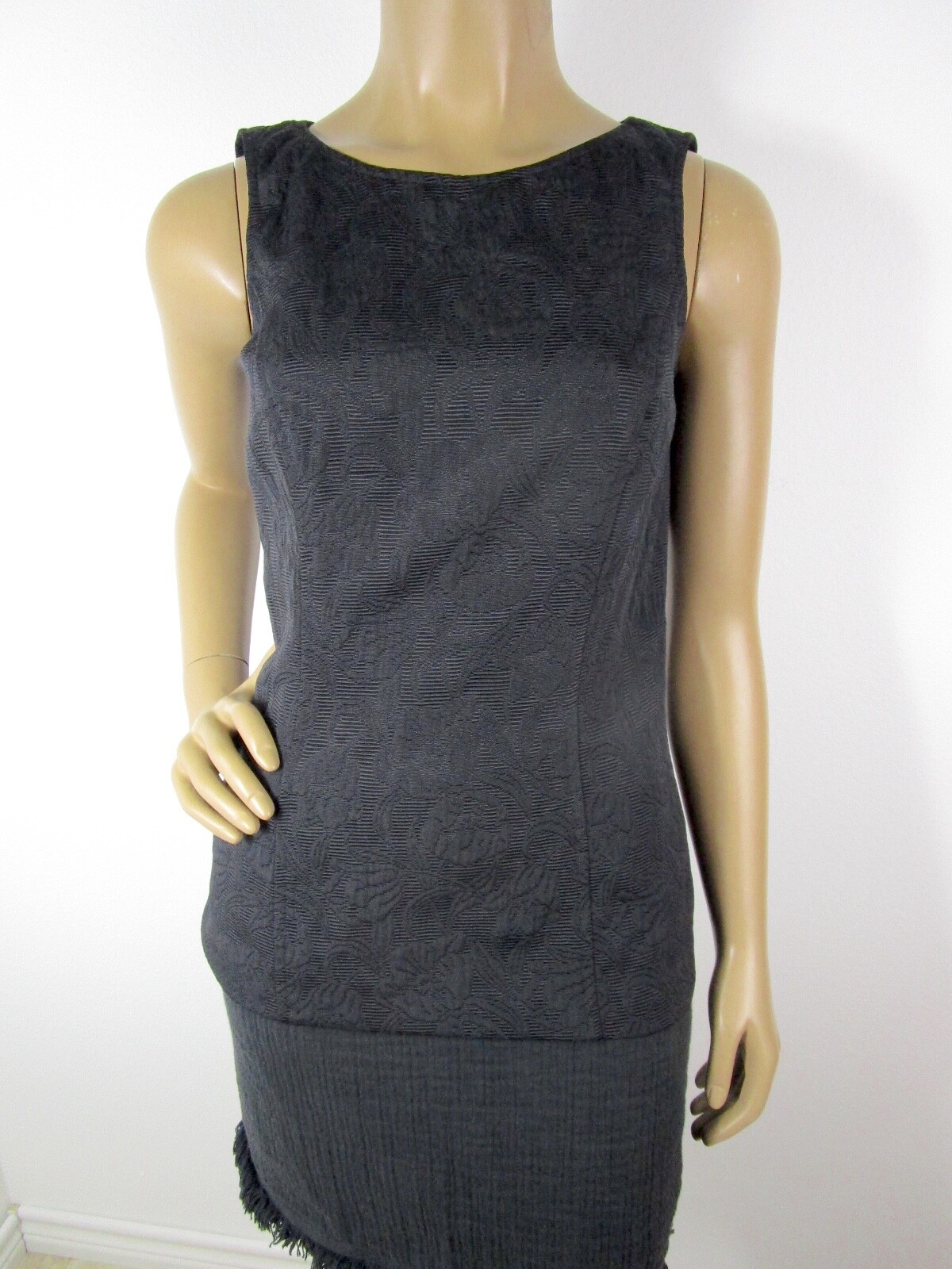 YL By YAIR Black Sleeveless Top Size 4 Floral Embossed Boat Neck Back Zip