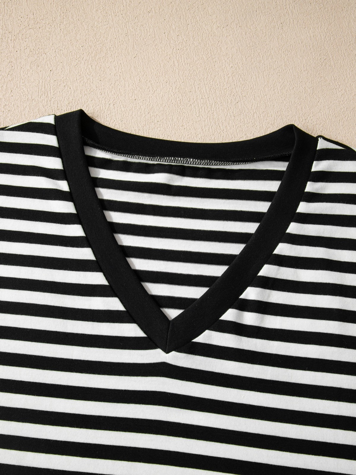Women’s Striped V-Neck Scalloped Short Sleeve T-Shirt