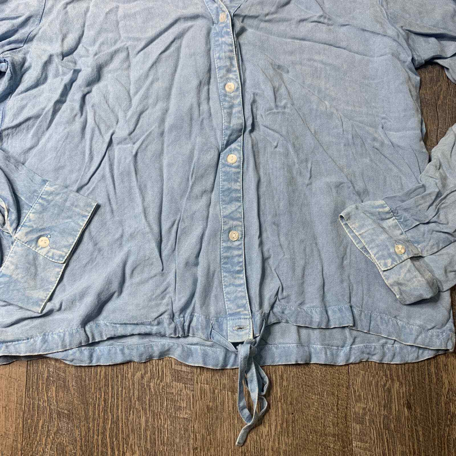 Style Envy Shirt Womens Size Large Blue Chambray Bleach Wash Button Front*