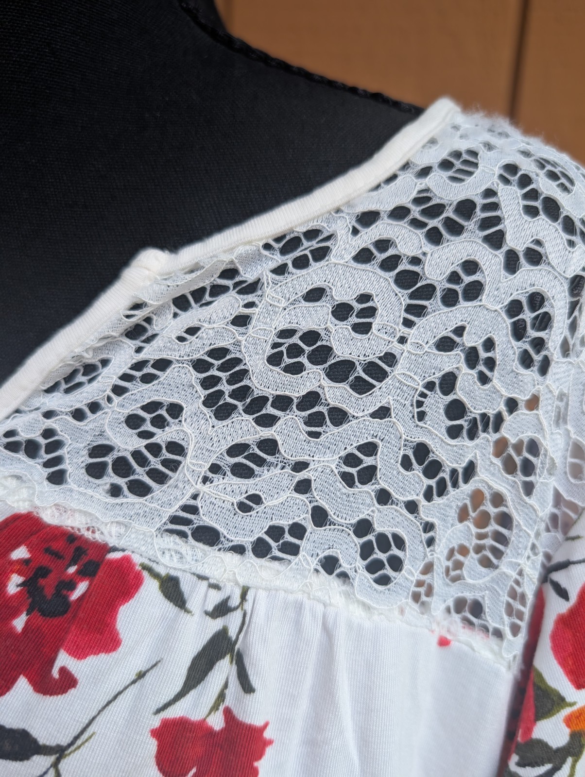Torrid Super Soft Knits White Floral Lace Yoke Scoop Neck Top Plus Size 3