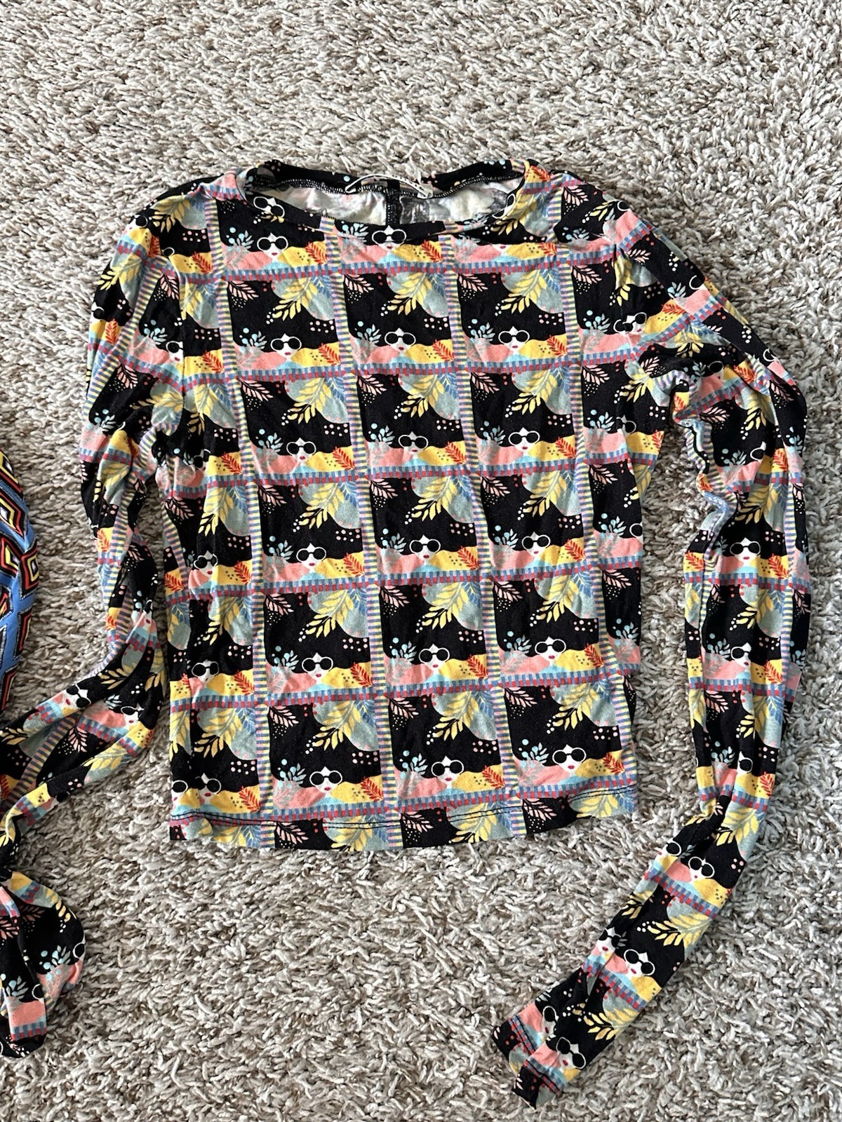 Alice + Olivia Stacey Face Graphic Multicolor Scoop Neck Knit Top Stretch xs