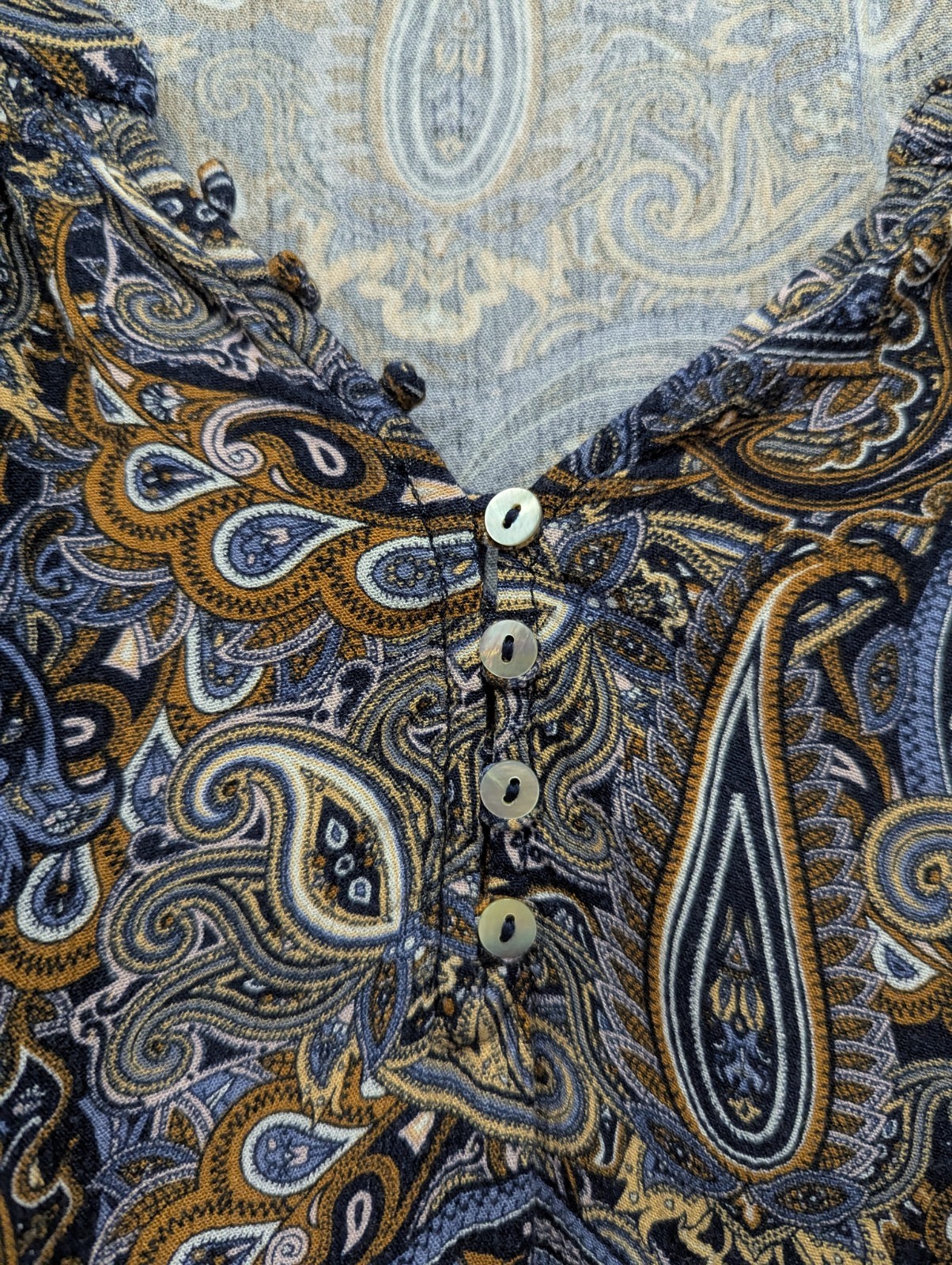 Peace & Pearls Woman’s Boho Paisley Blue Brown Top Flowy Lightweight Women’s XL