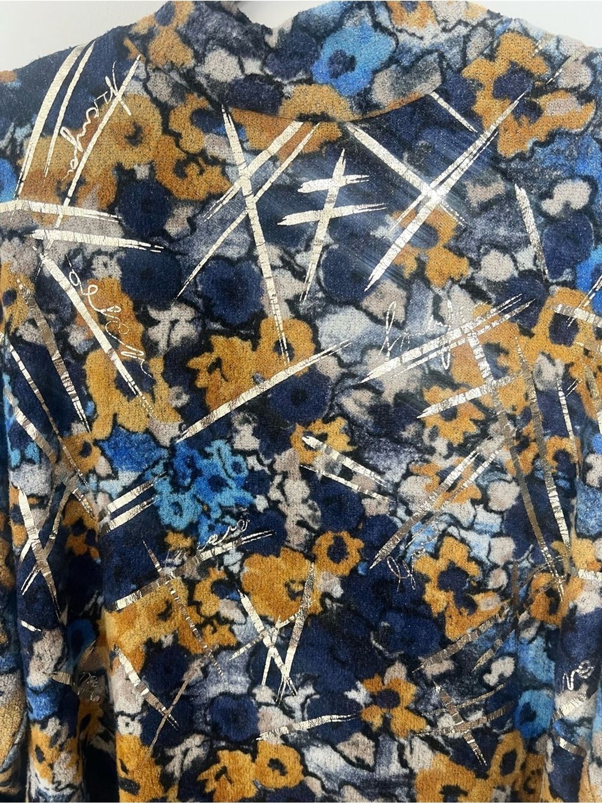 Metallic Foil Floral Mock Neck Top M Artsy Abstract Stretch Knit long sleeve