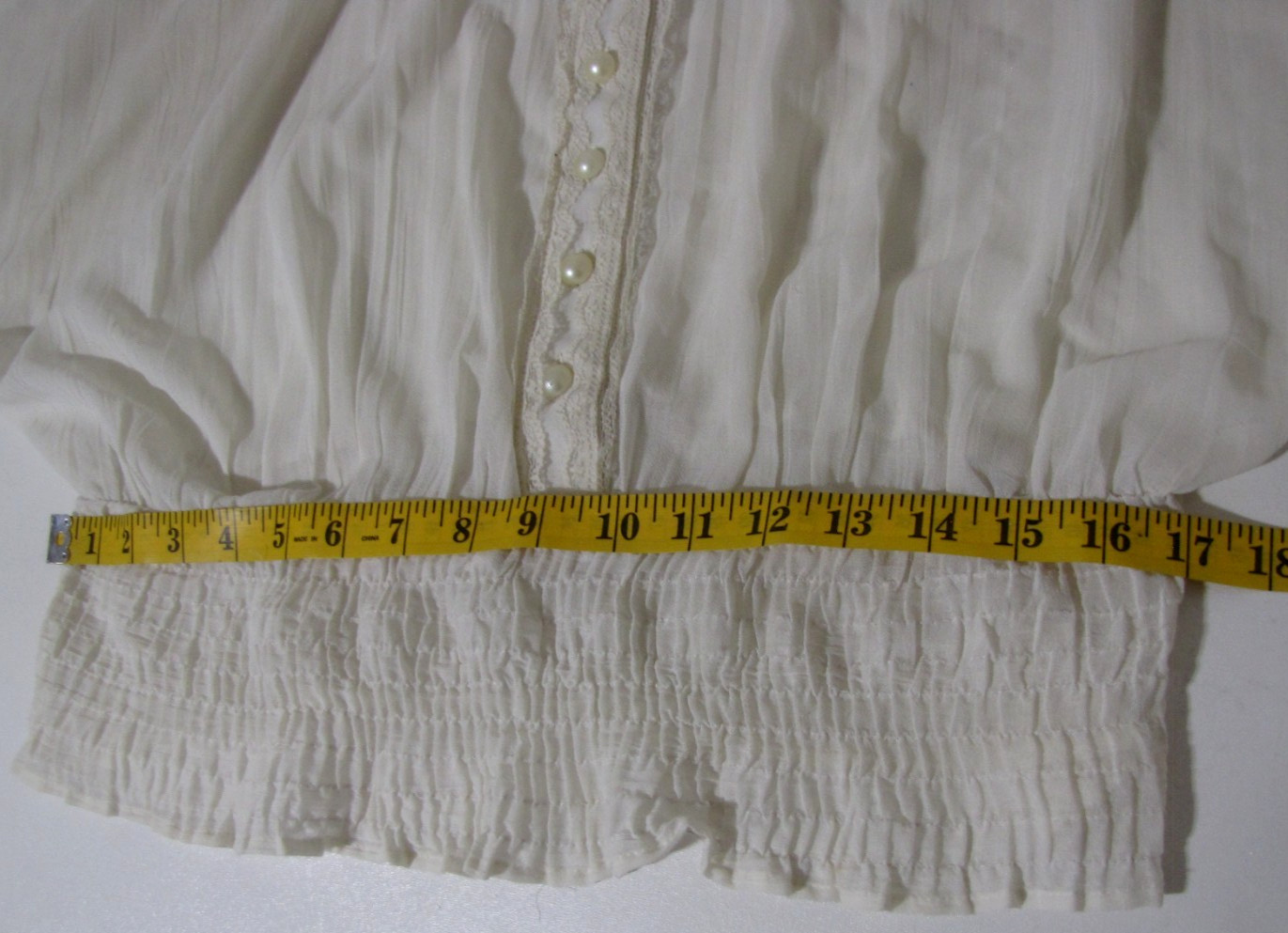 American Rag Cie Ivory V-Neck Ruched-Waist Batwing Sleeve Button Crop Top Wm.M/L