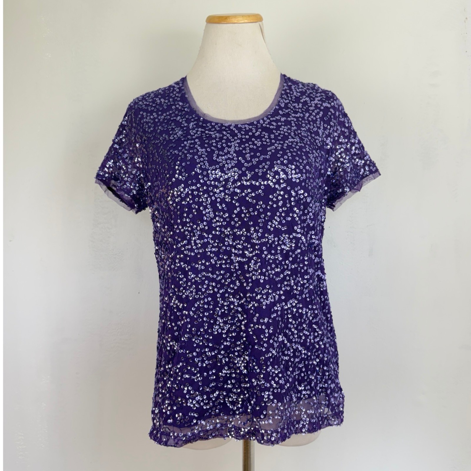 Chicos Top Size 1 (Small) NWT Victorian Purple Mesh Sequin Short Sleeve Shirt