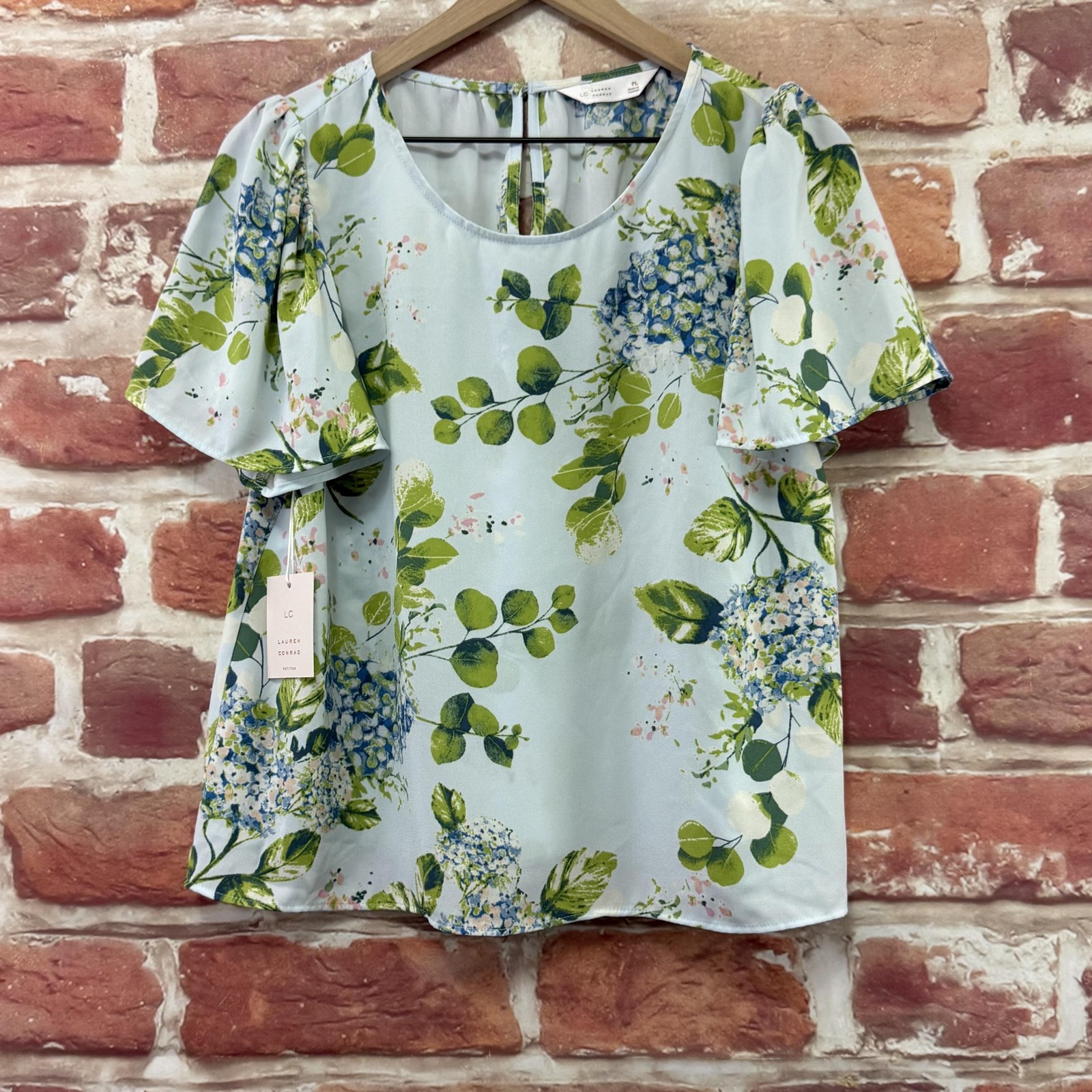 LC Lauren Conrad Top Womens Large Petite Light Blue Garden Floral Leaves Shirt