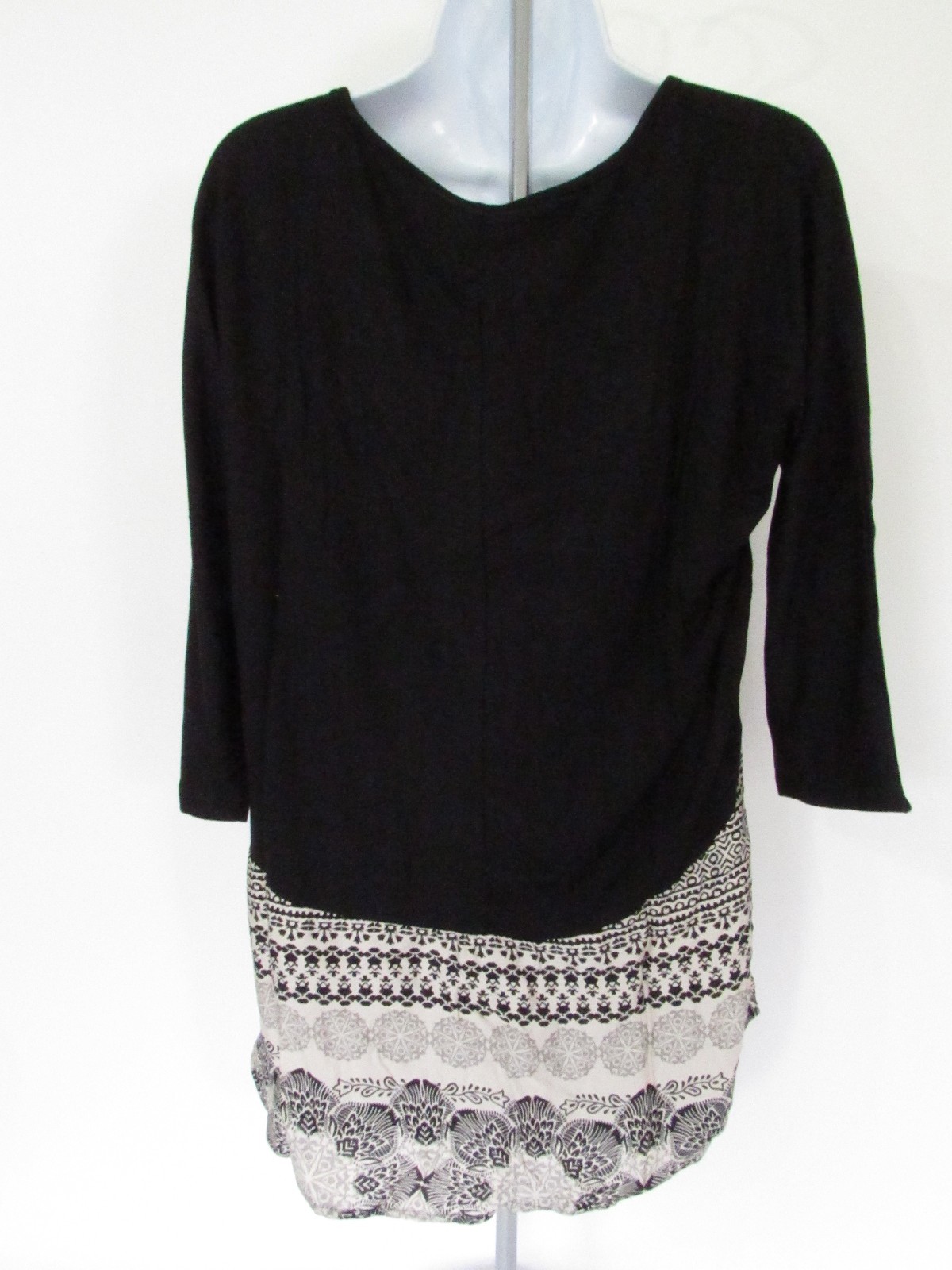 Apropos Womens size M Black/White Print 3/4 Sleeve Hi-Low Blouse Top NEW