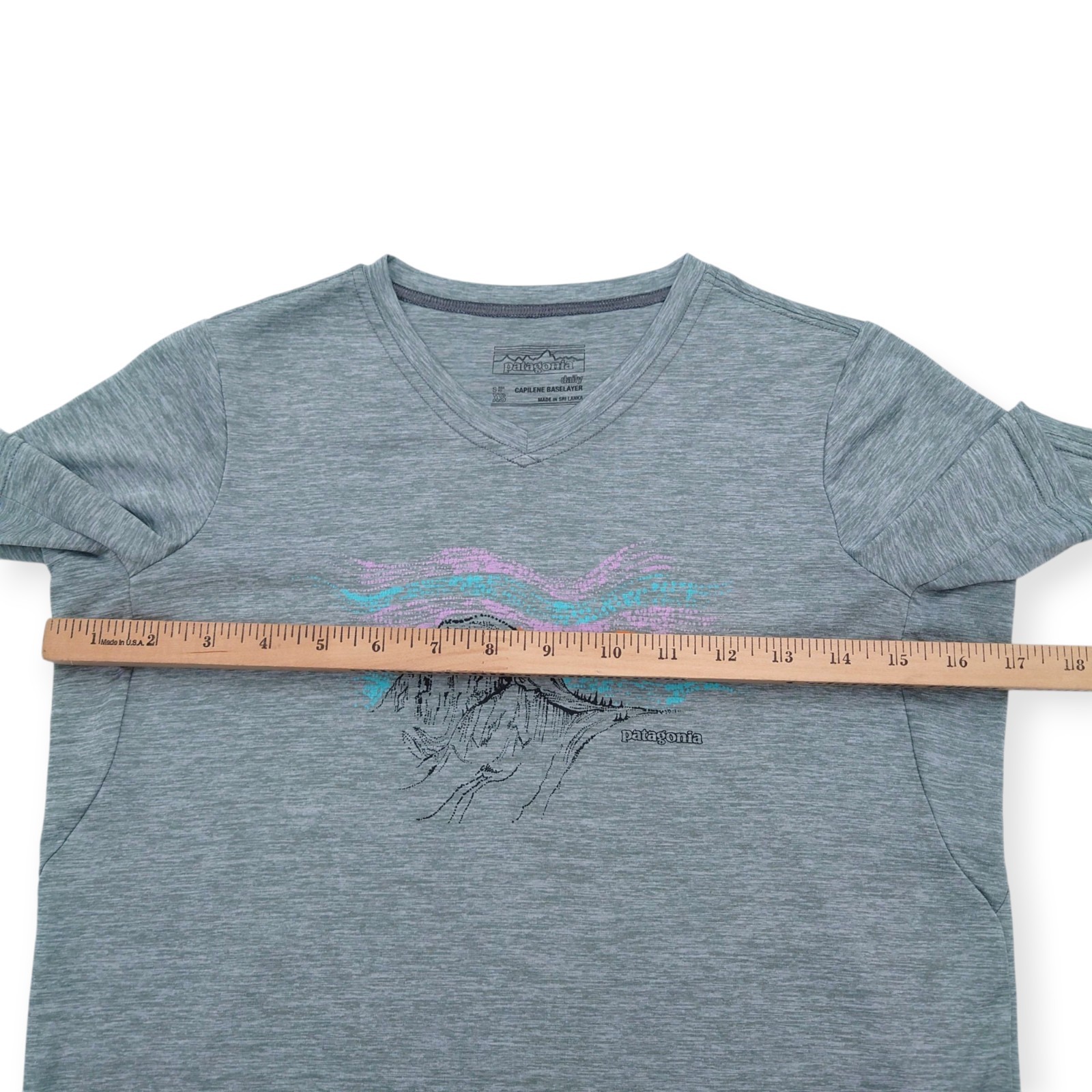 Patagonia Capilene Daily Graphic T-Shirt XS Gray Mountain Sunset Baselayer