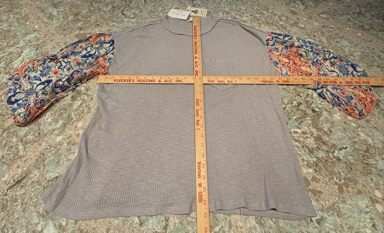 Easel Women’s Long Sleeve Henley Size Large Nwt