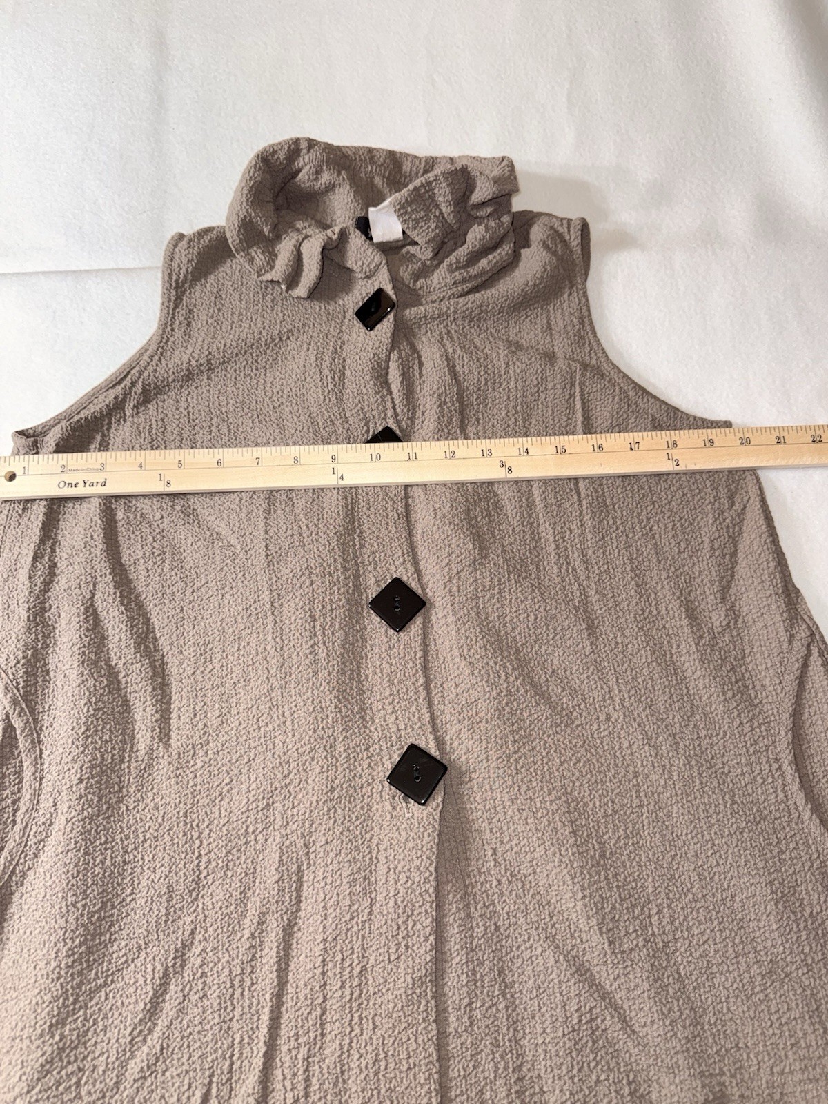 Yushi ruffle-collar vest Tunic Big Black Buttons See Pictures For Sizing Info