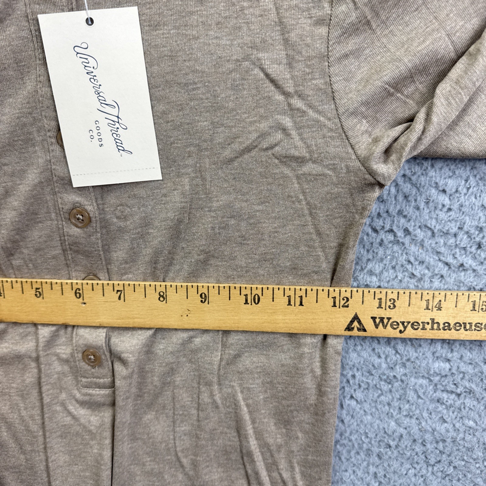 Universal Thread Shirt Womens XS Beige Heathered Long Sleeve Henley Stretch Top