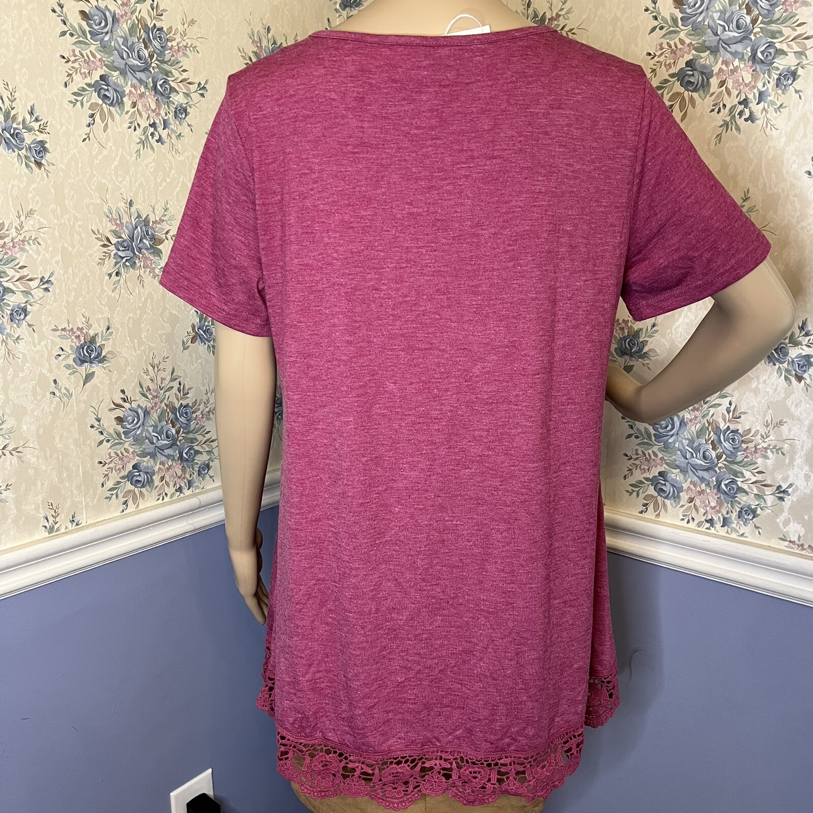 QIXING Short Sleeve Lace Trim Flower Top Red Tunic Blouse, Size L, NWT