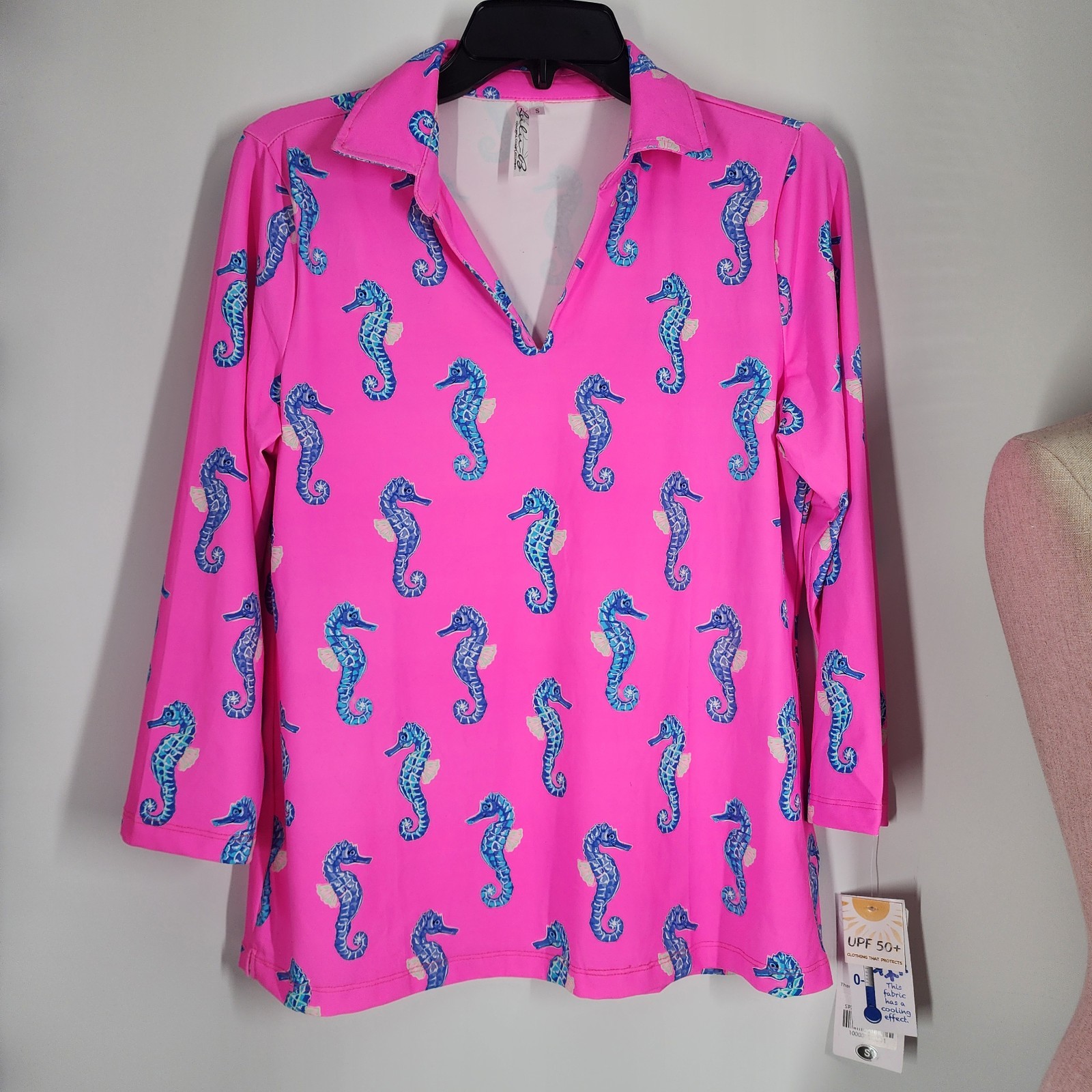 NEW LULU B Size Small 3/4-sleeve V-neck knit top fold collar UPF 50+ Seahorse