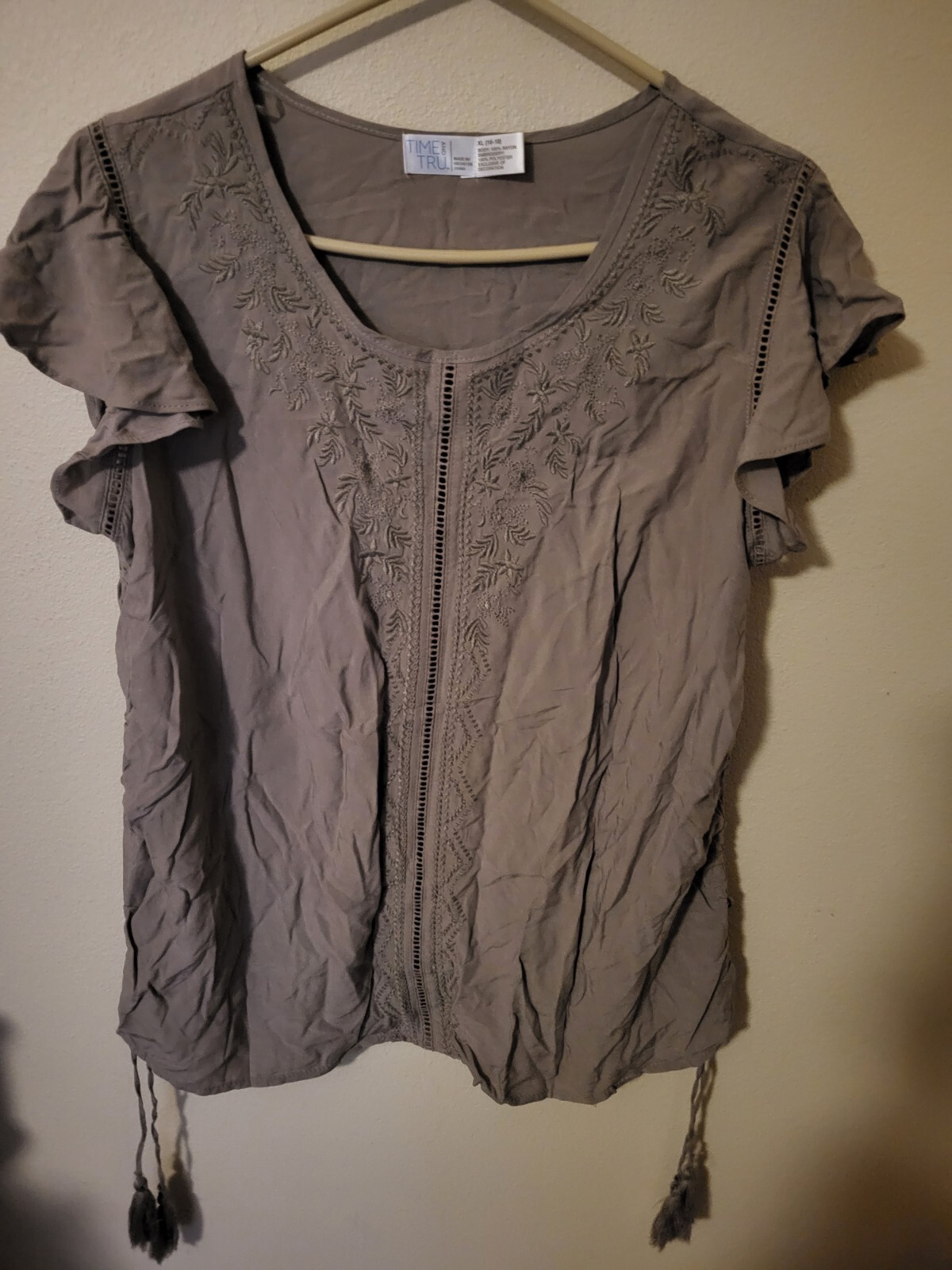 Time Tru Xl 16 18 Tan Embroidered Cap Ruffle Sleeve Cut Out Gathered Side…