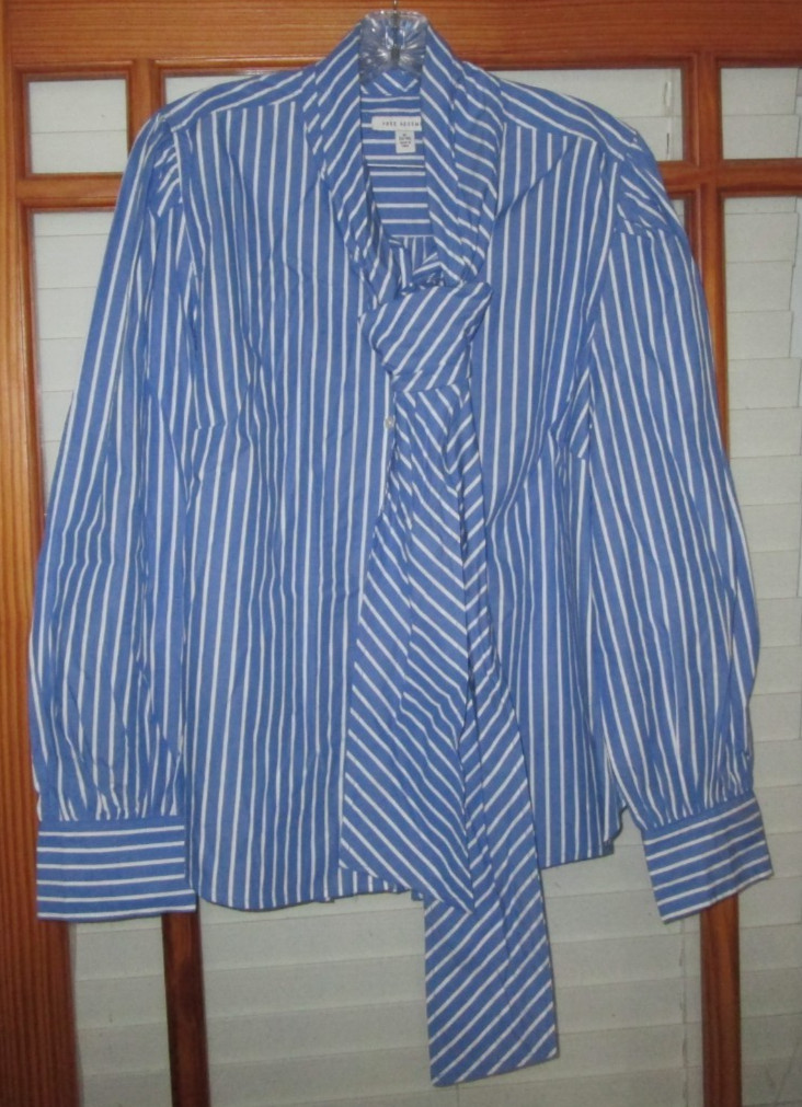 Free Assembly Top Women’s Sizes XS Puff Tie Neck Blue Striped NEW