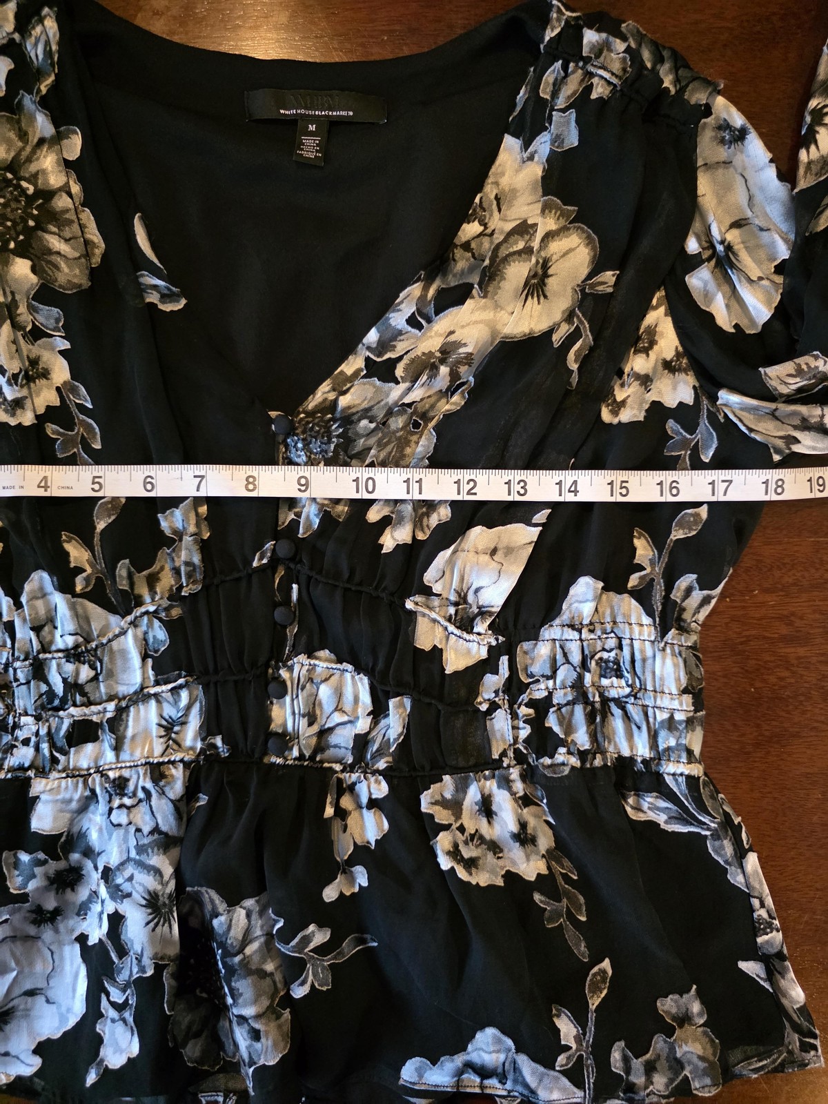 White House Black Market Top Womens Med Black Floral V-Neck Silk Blend Babydoll