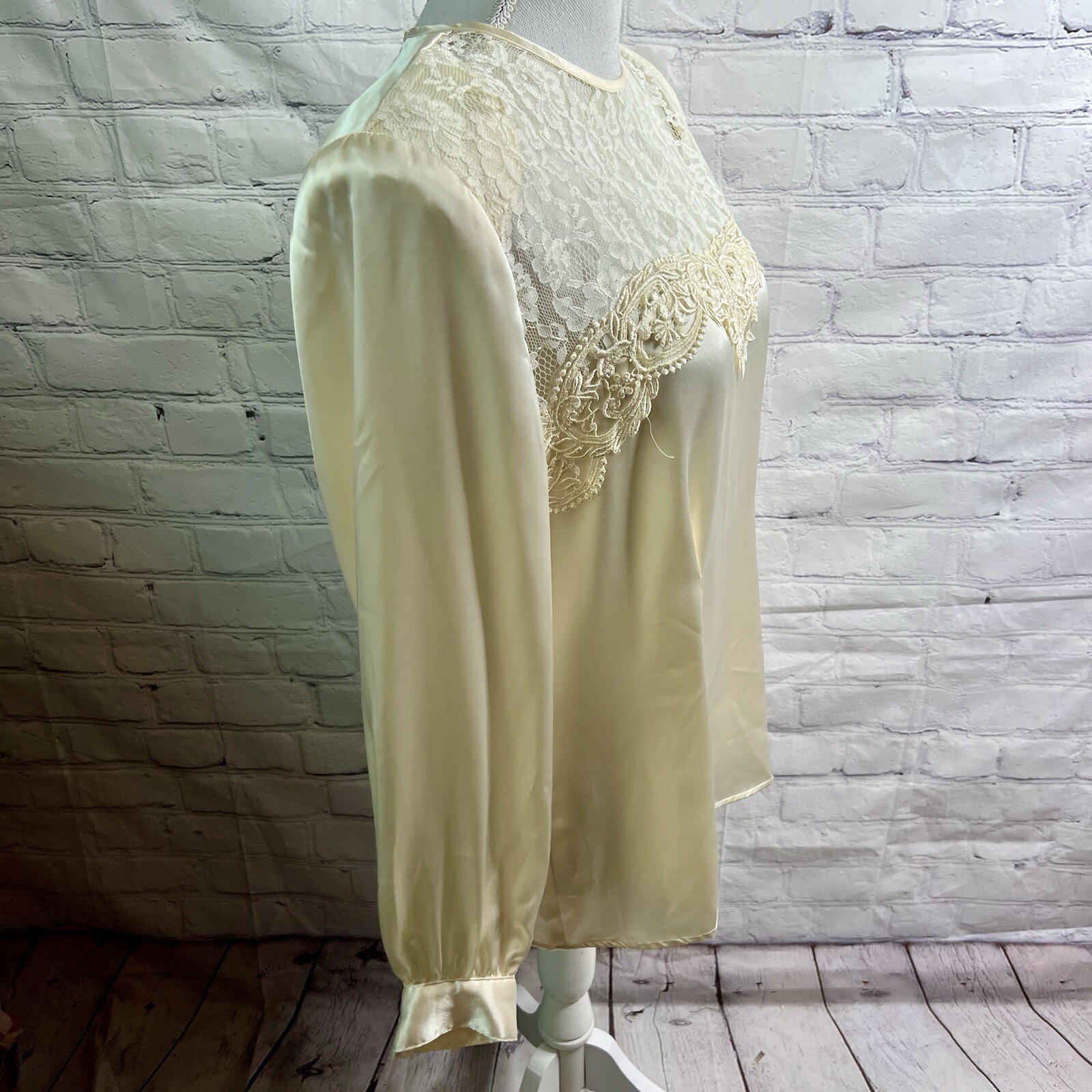 NILANI Vintage Satin & Lace Blouse Top 12 NWT