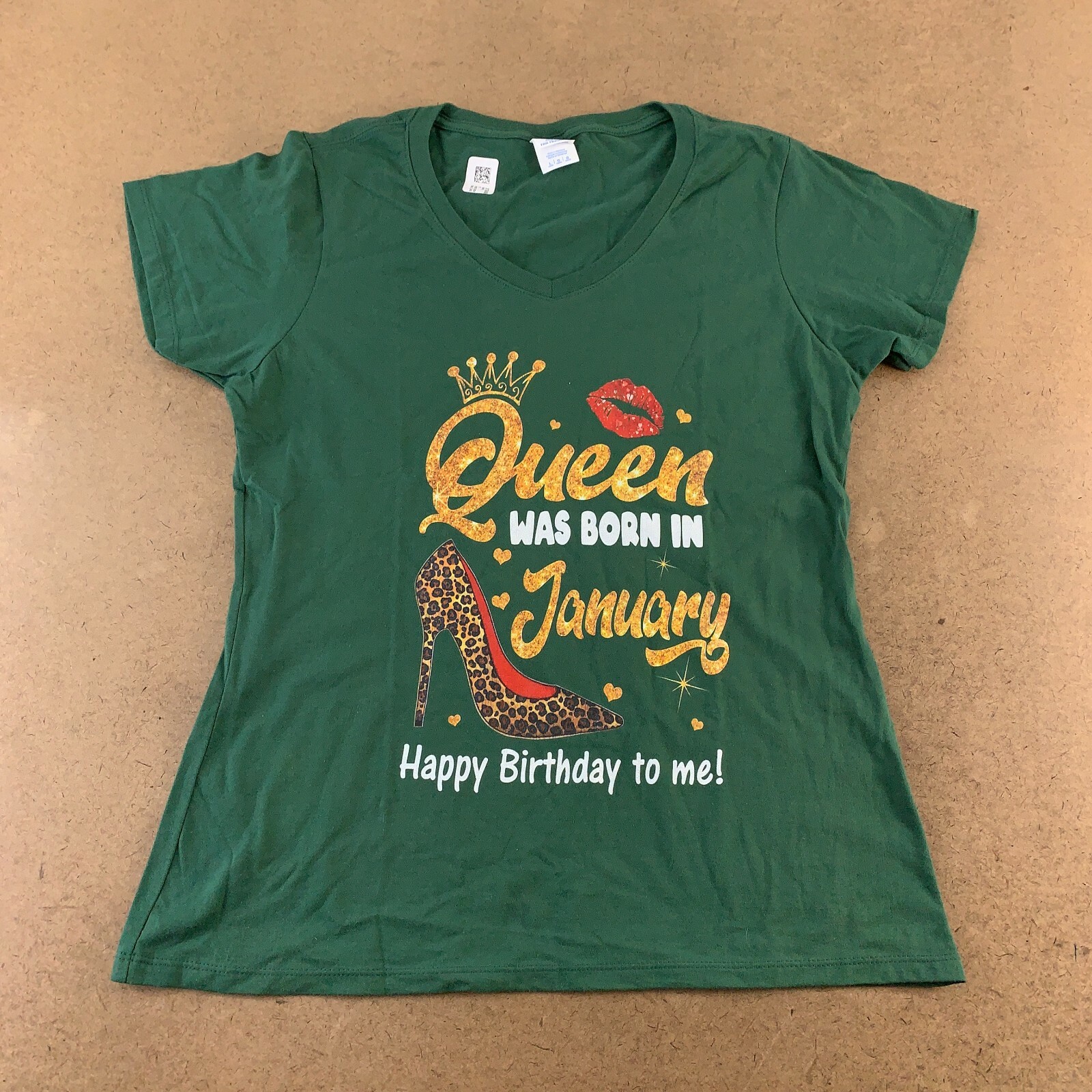 Port & Co Women’s Size Large Green Queen Born In January Birthday Graphic Tee