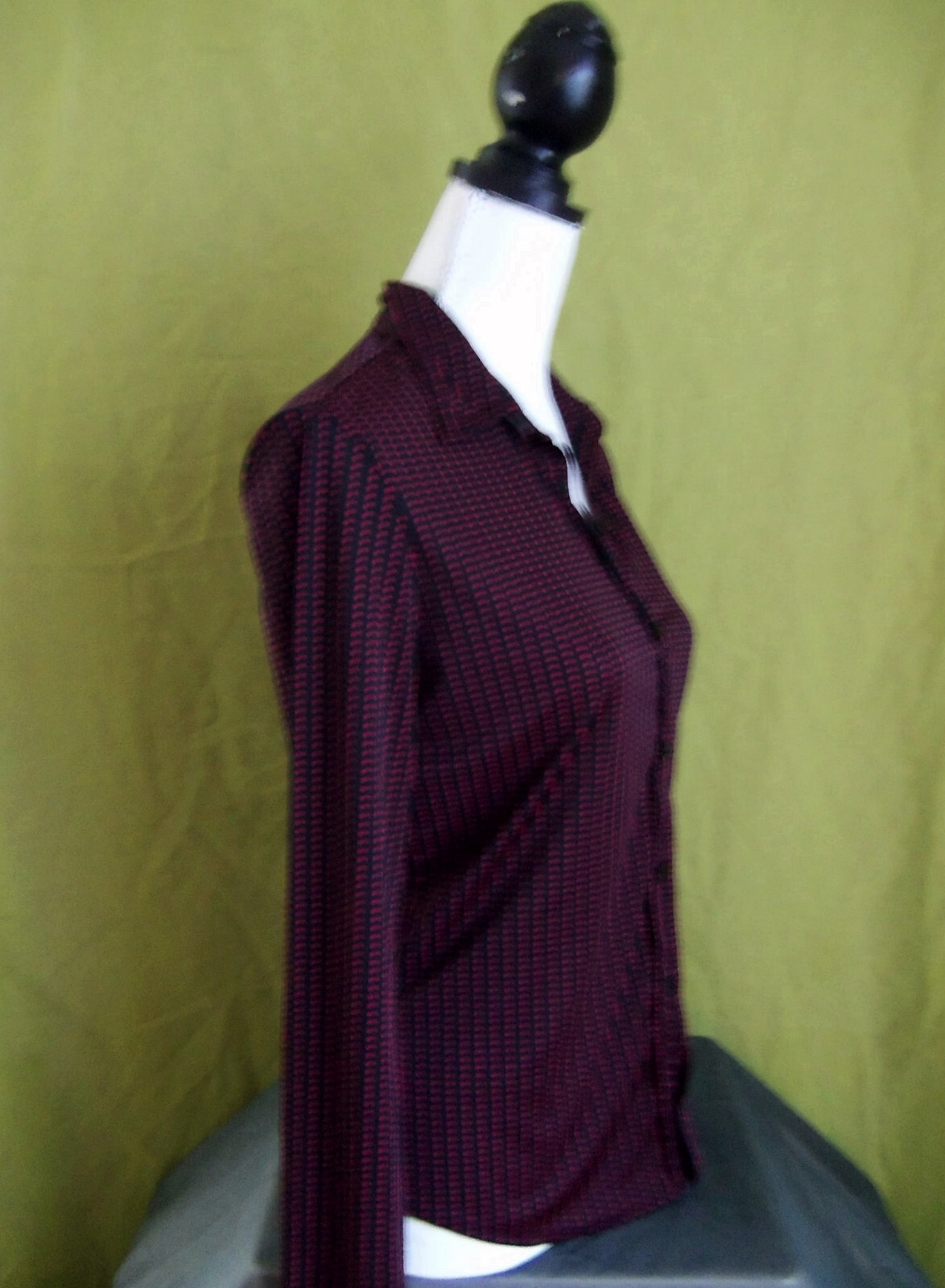 90s/Y2K Express pink dot pattern on black polyester blouse. Sz. M.