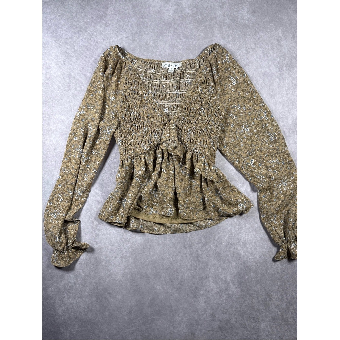 She + Sky Women’s Floral Smocked Peplum Blouse with Ruffle Sleeves Size Small