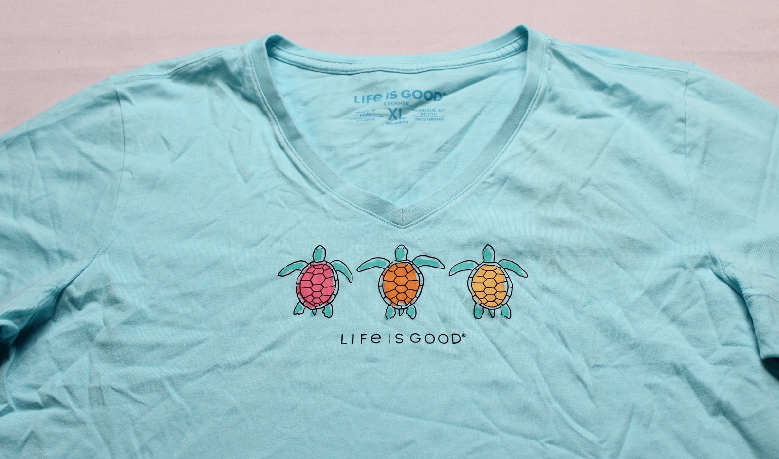 Life Is Good Women’s Crusher V Neck Graphic T-Shirt EJ3 Aqua Blue Size XL NWT