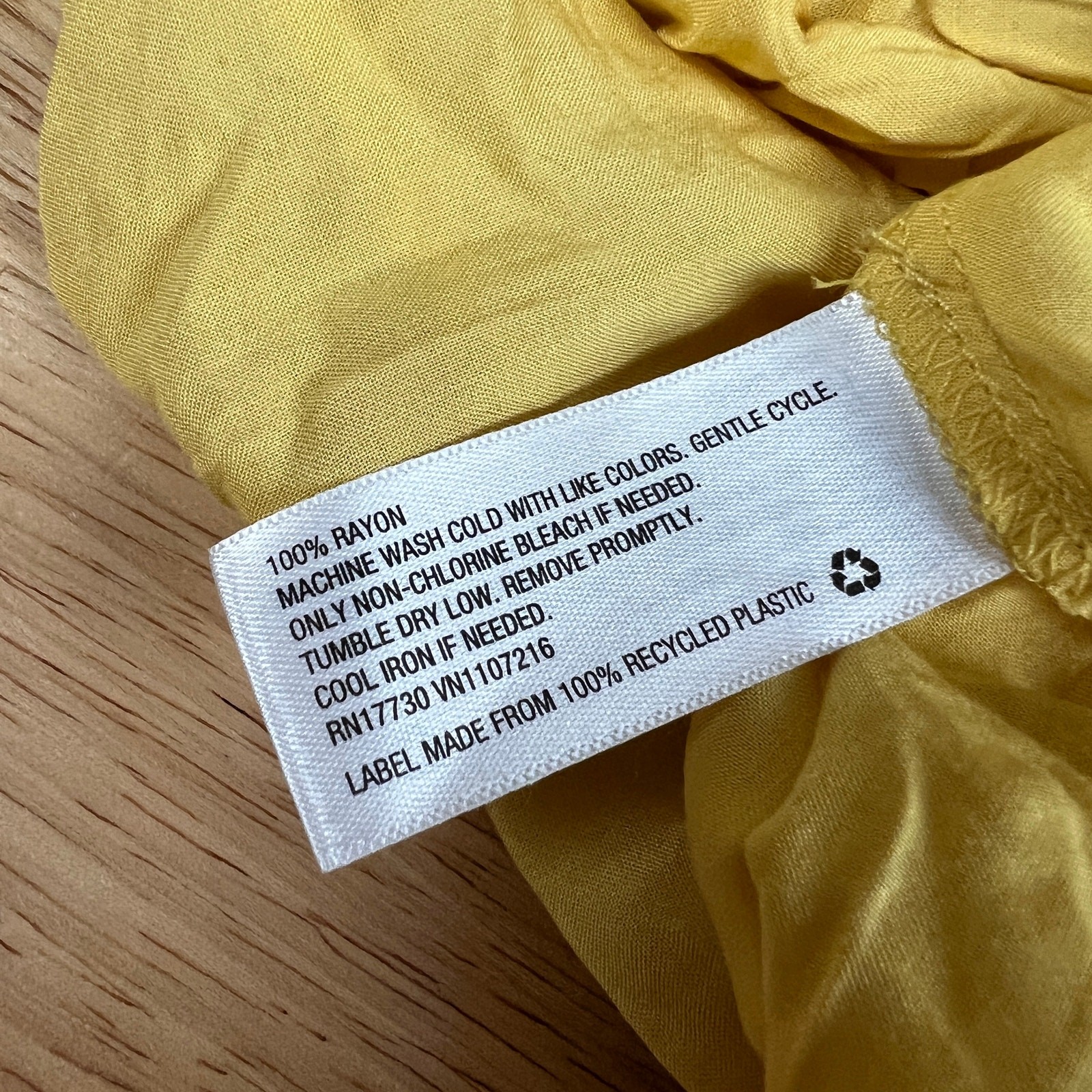Isabel Maternity Yellow Short Sleeve V-Neck Woven Maternity Shirt – XL – NWT