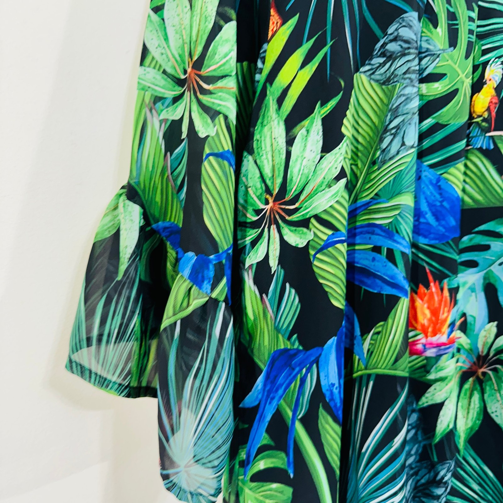 Virtuelle Blouse Top 14 Black Green Blue Birds Tropical Print Bell Sleeve Ruffle
