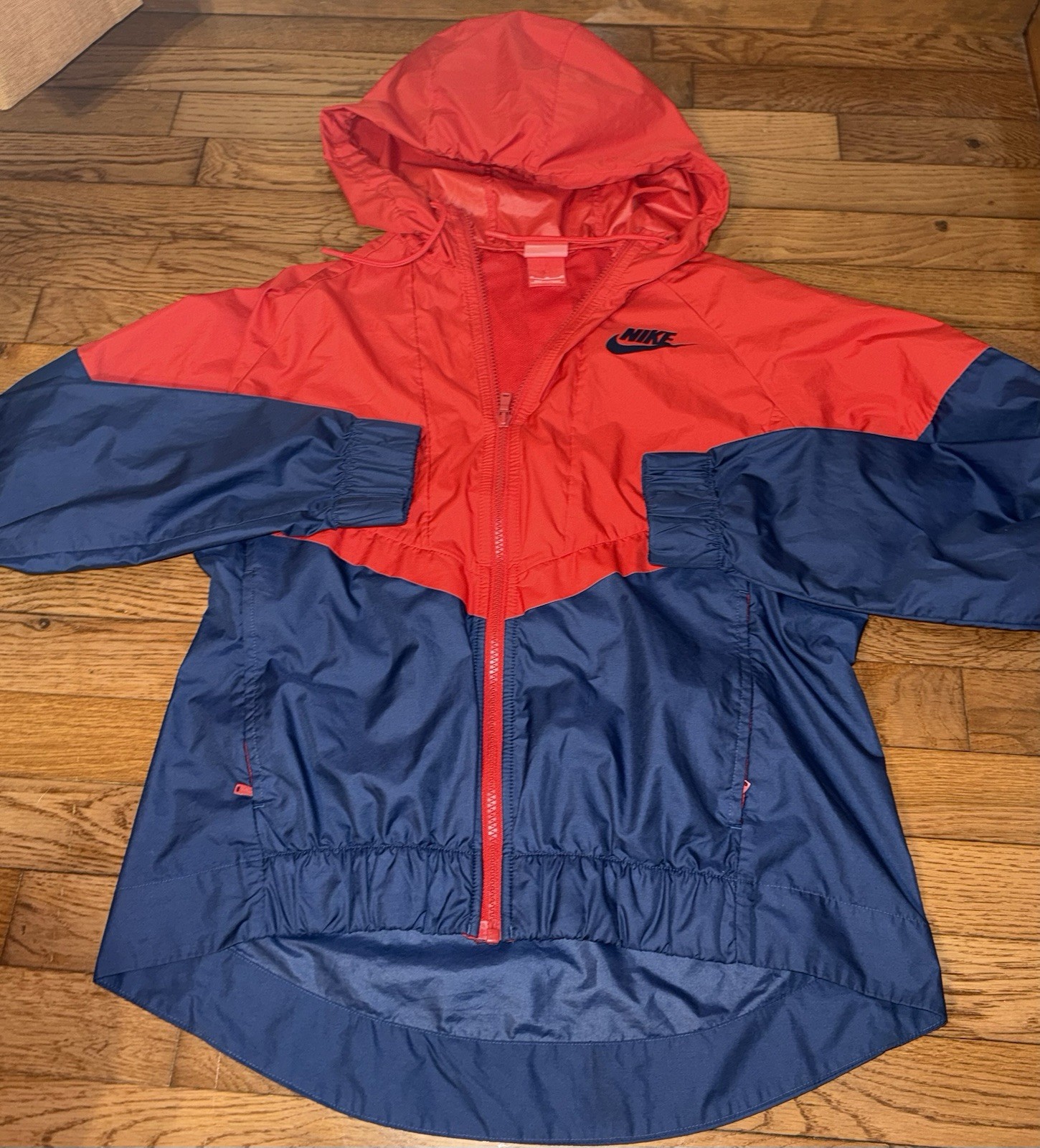 Women’s Medium Nike Windbreaker Zip Up Jacket