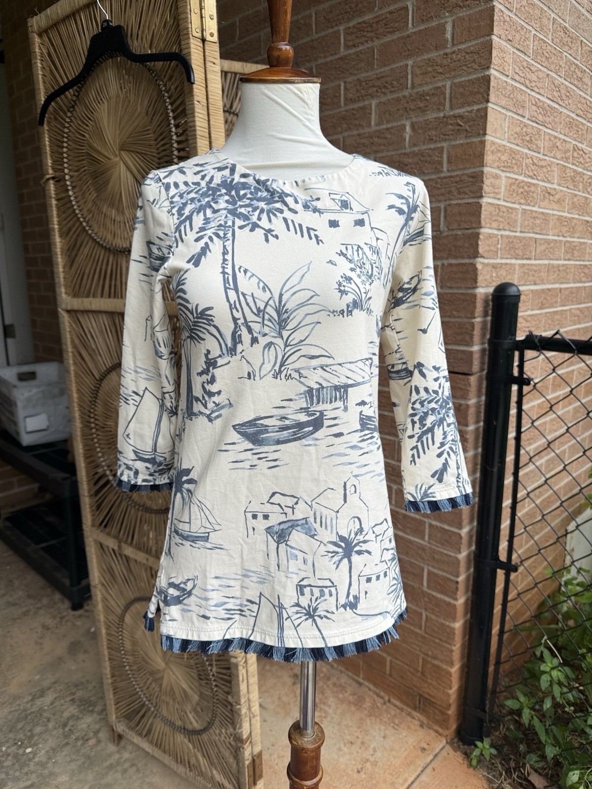 Spartina 449 XS Novelty Print 3/4 Sleeve Top Village Print