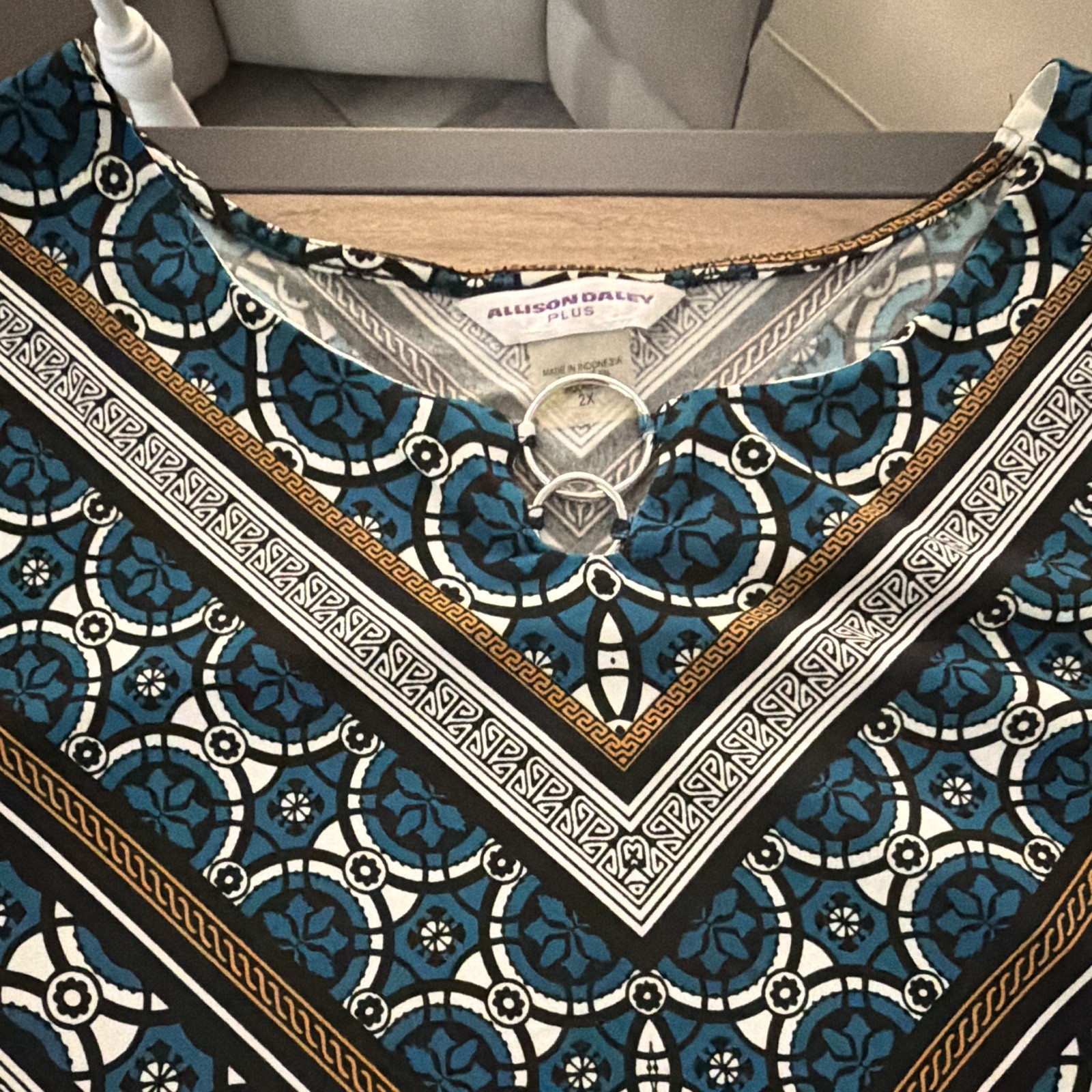 Allison Daley Women’s Plus 2X Blue Geometric Round Neck 3/4 Sleeve Pullover Top