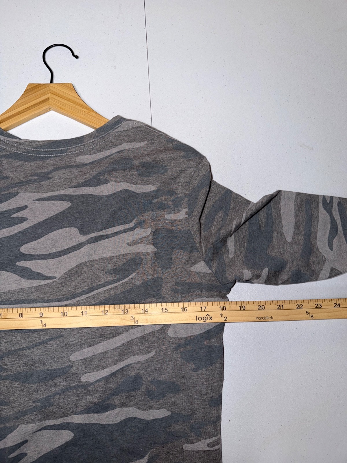 Natural Reflections t shirt womens size medium long sleeve v neck new with tags