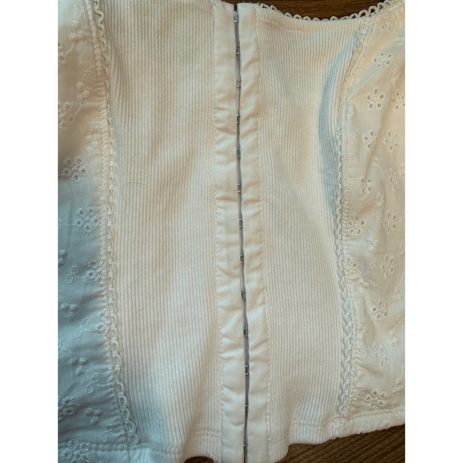 Madden NYC Women White Ribbed Eyelet Lace Corset Top Hook Eye Front NWT XS