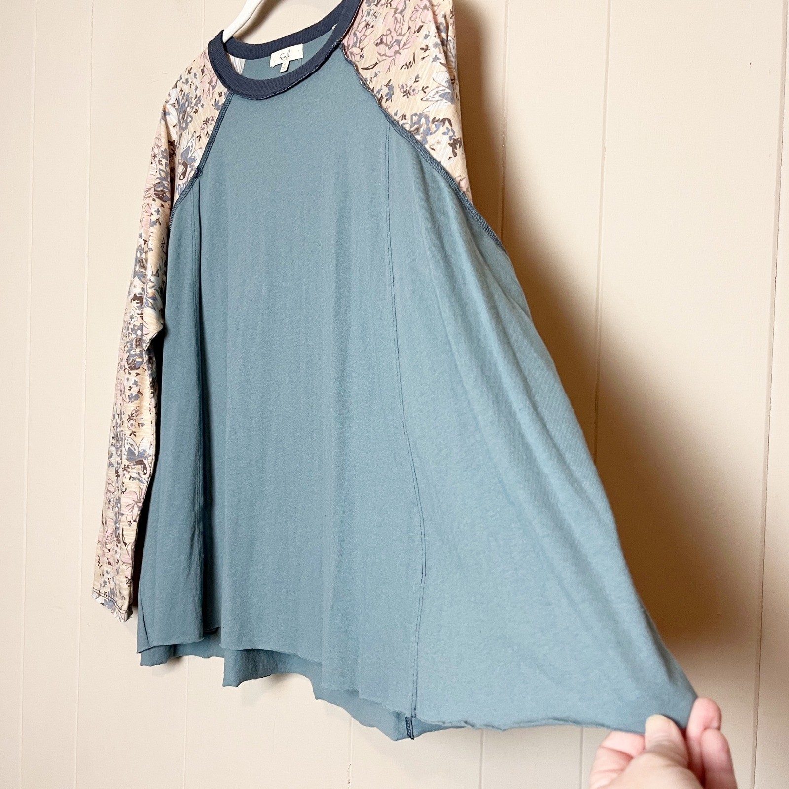Easel NWT Blue Floral Sleeve Top Large boho flowy oversized pastel spring blouse