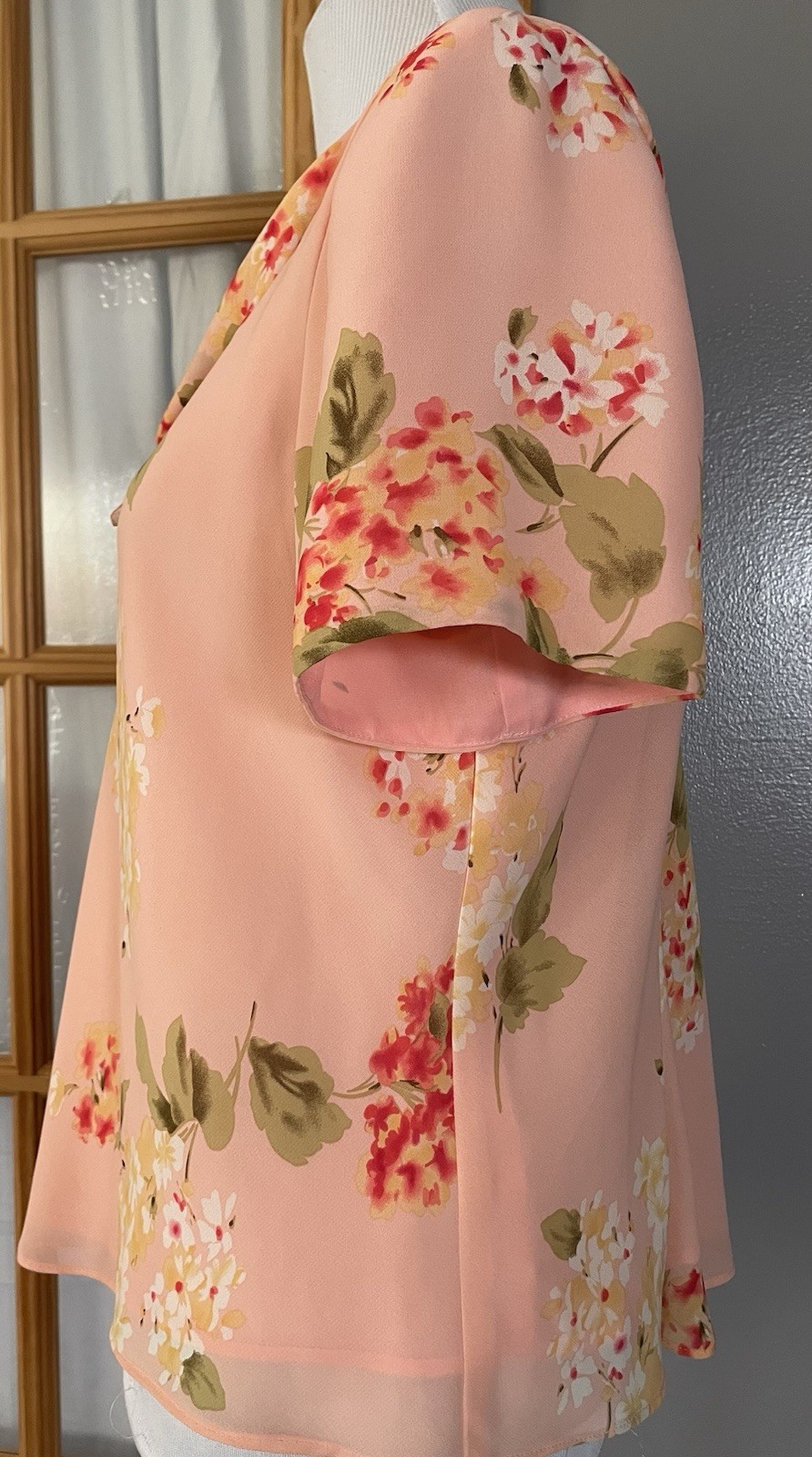 90s Studio I Floral Cowl Neck Blouse Sz 16P Peach Pullover Short Sleeve Career