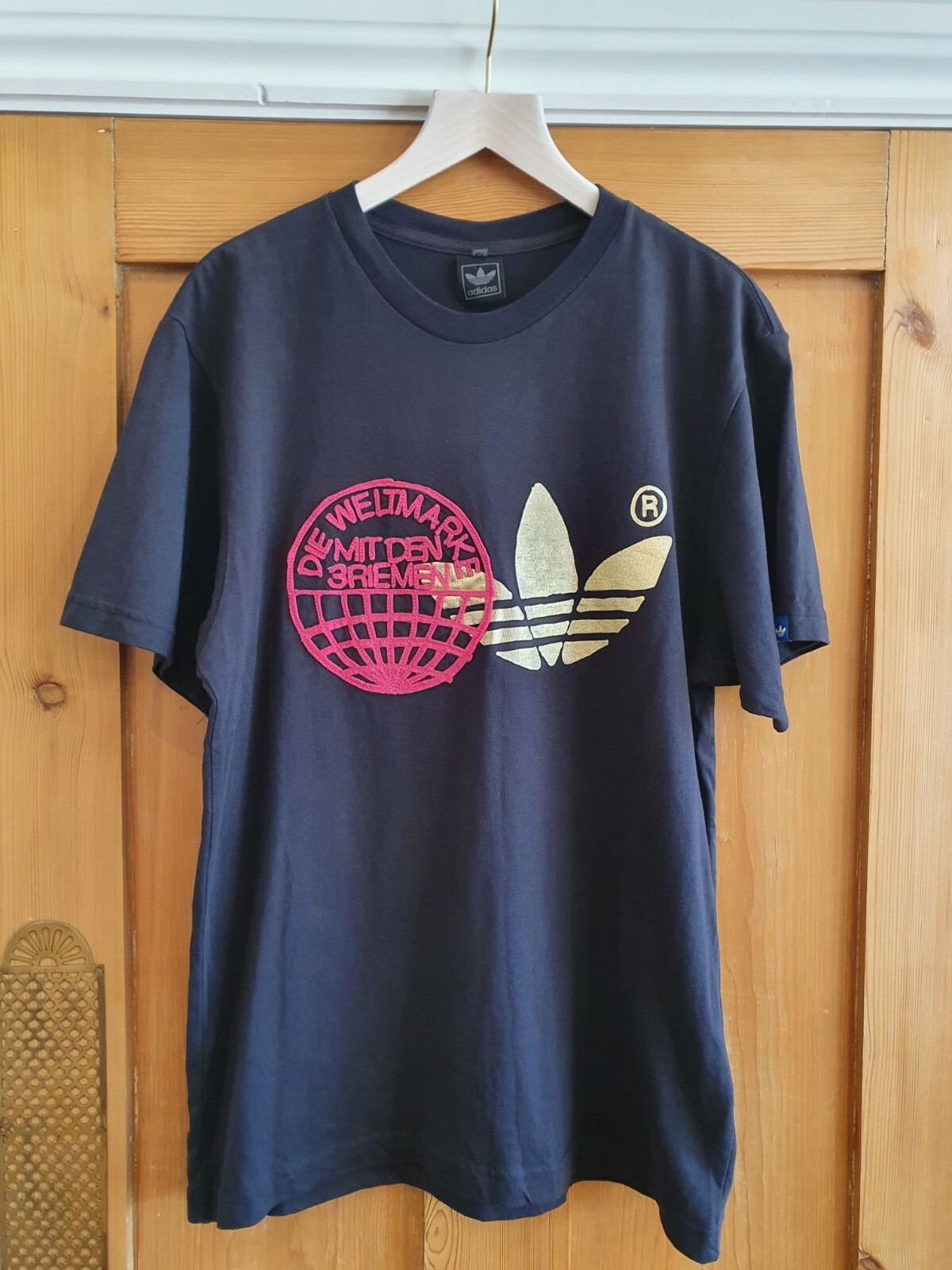 Adidas. Special Edition. T-shirt. Size Medium. Black T. Unisex