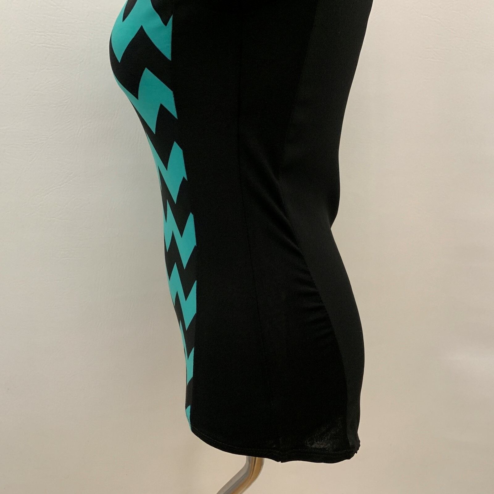 Discreet Women’s Top X-Small Black Green Round Neckline