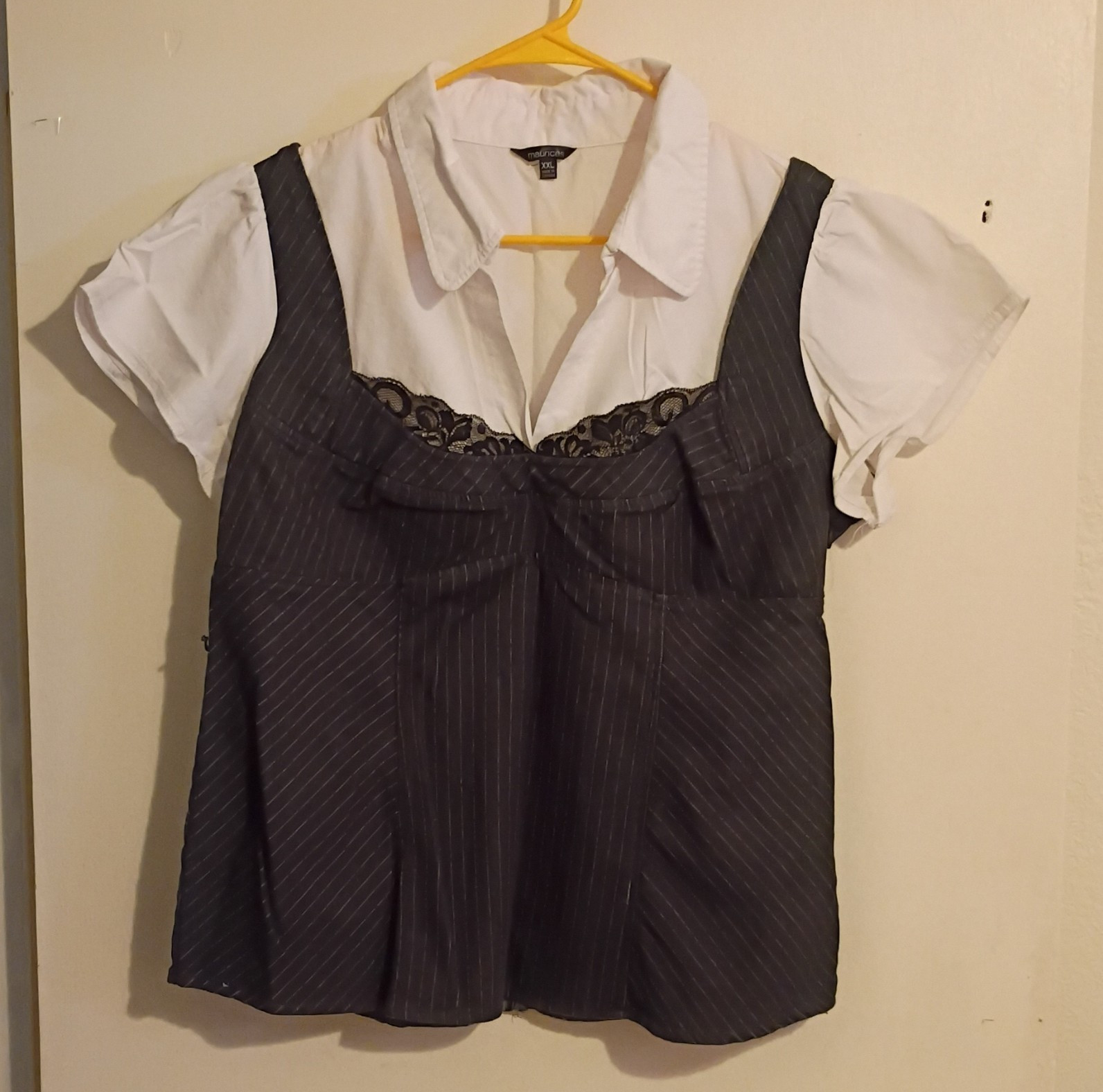 maurices Women’s XXL White Gray Pinstripe Collared Short Sleeve Lace Blouse